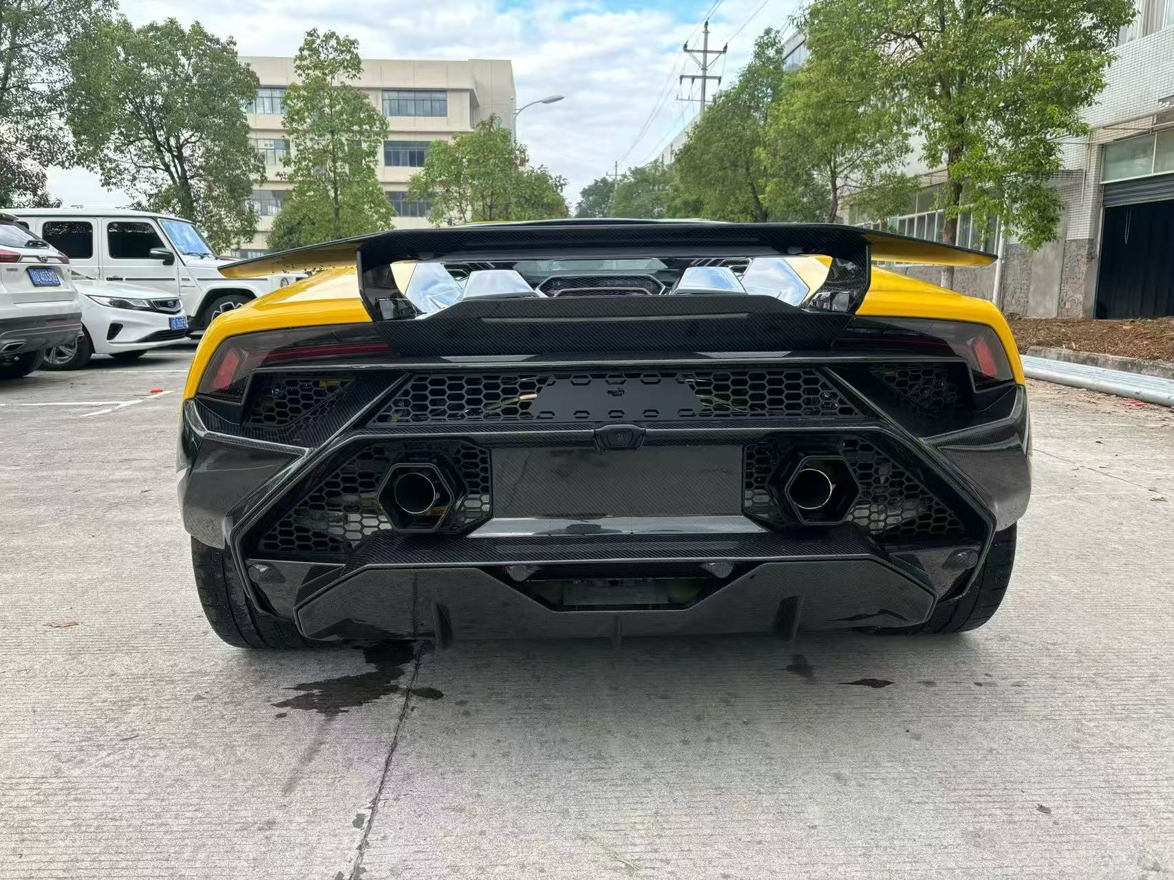Lamborghini Huracan LP580 / LP610 / EVO → Dry-Carbon Fibre Tecnica Conversion Body Kit