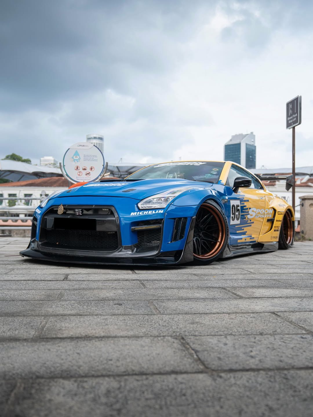 Robot Craftsman Nissan GTR Body Kit R35 WIDEBODY Fibre Glass Reinforced Plastic Complete Body Kit (FRP)