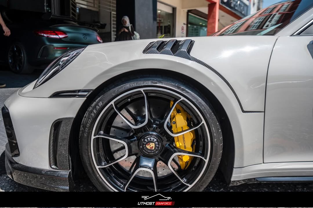 Porsche 911 992.1 Turbo S Paktechz Full Dry Carbon Aerodynamics kit 2020-2024