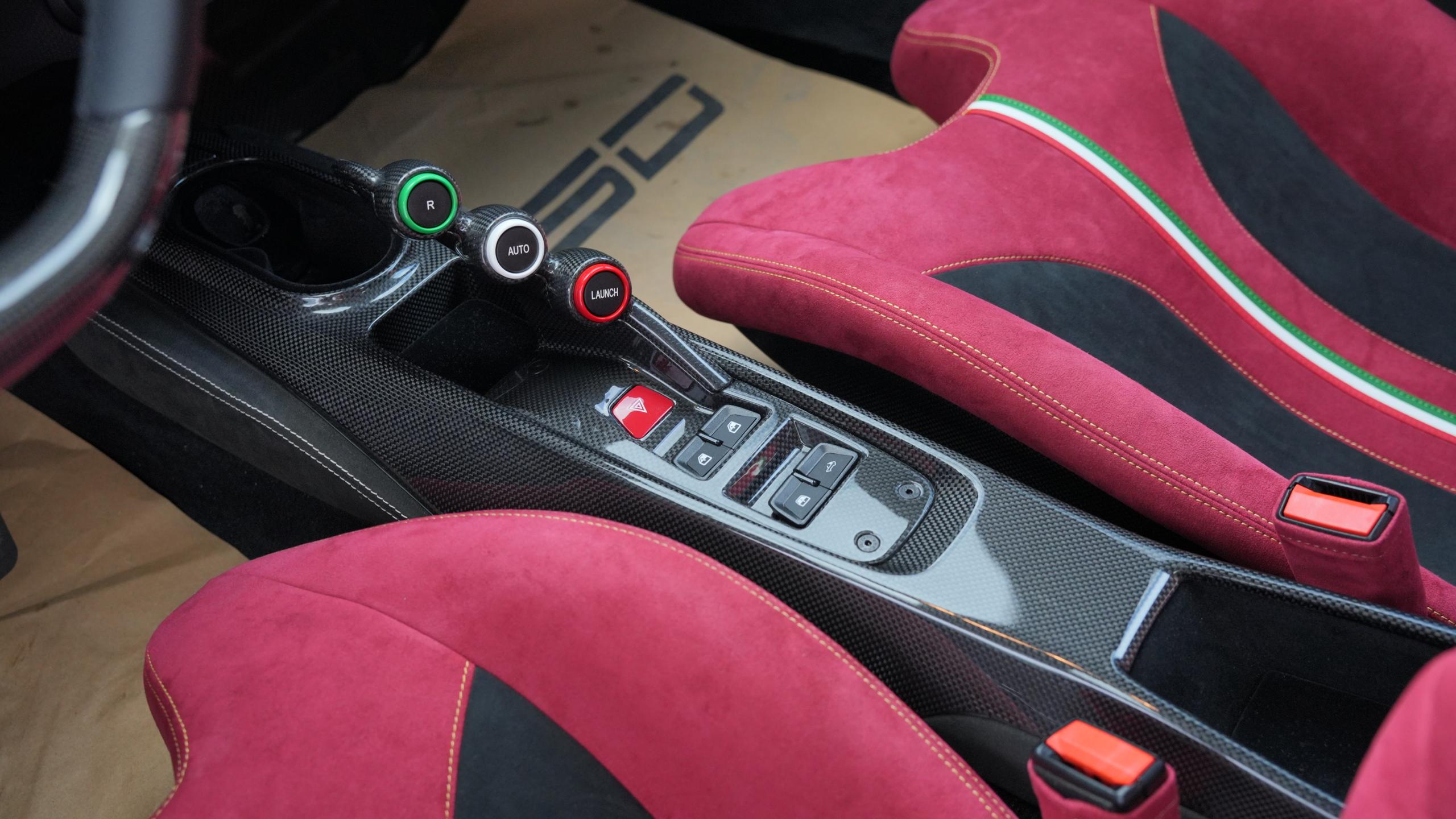 Pista Style Centre Console for Ferrari GTB / Spyder (LHD & RHD)