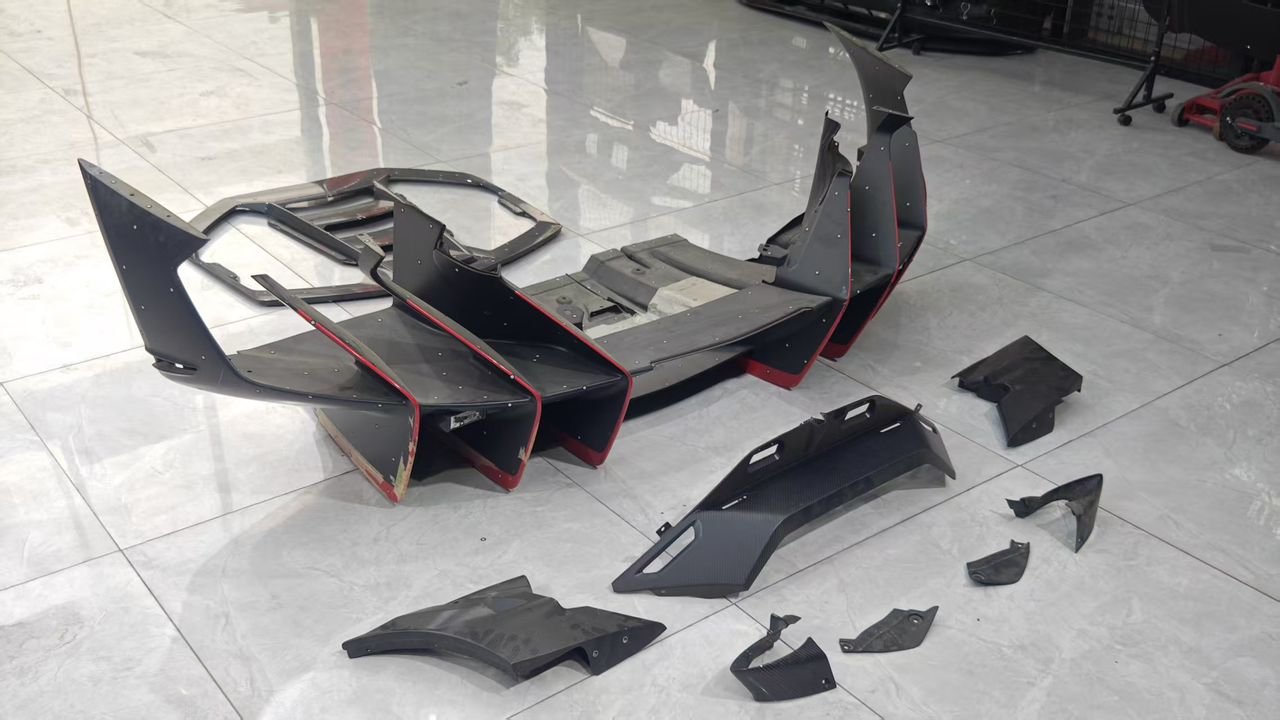 Lamborghini Aventador to Centenario Carbon Fibre Body Kit Conversion