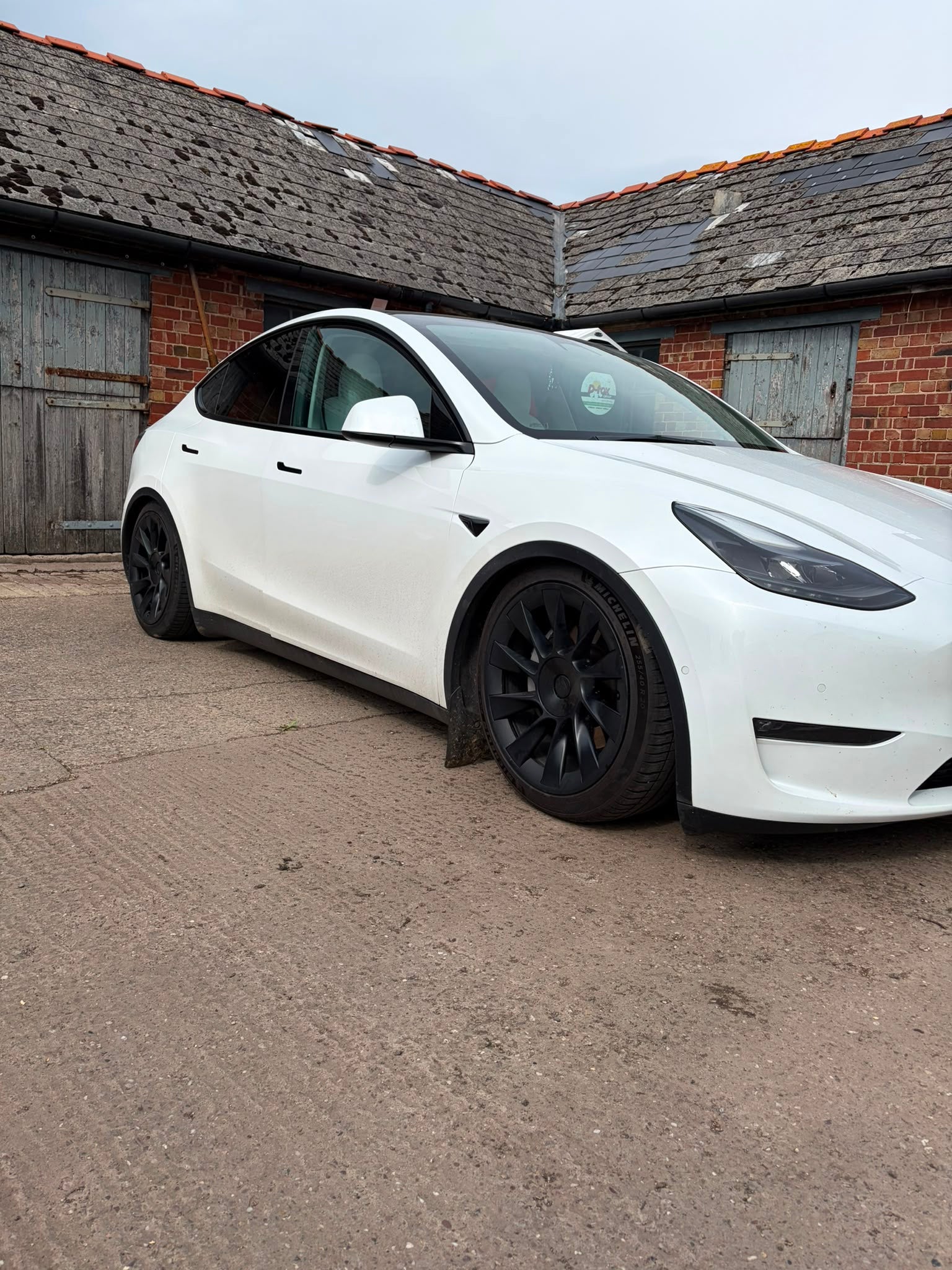 OnAir E3 Series Tesla Model Y Full Air Suspension System (Fits RWD / AWD)
