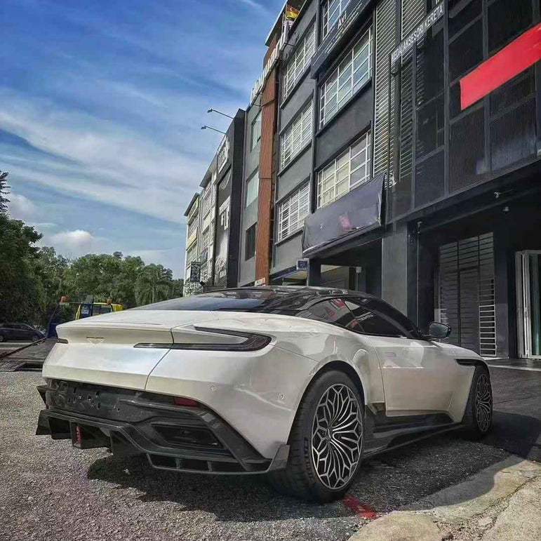 Aston Martin DB11 Paktechz Full Dry Carbon Aerodynamics kit Aftermarket Carbon Fiber Part / Bodykit - Robot Bodykits