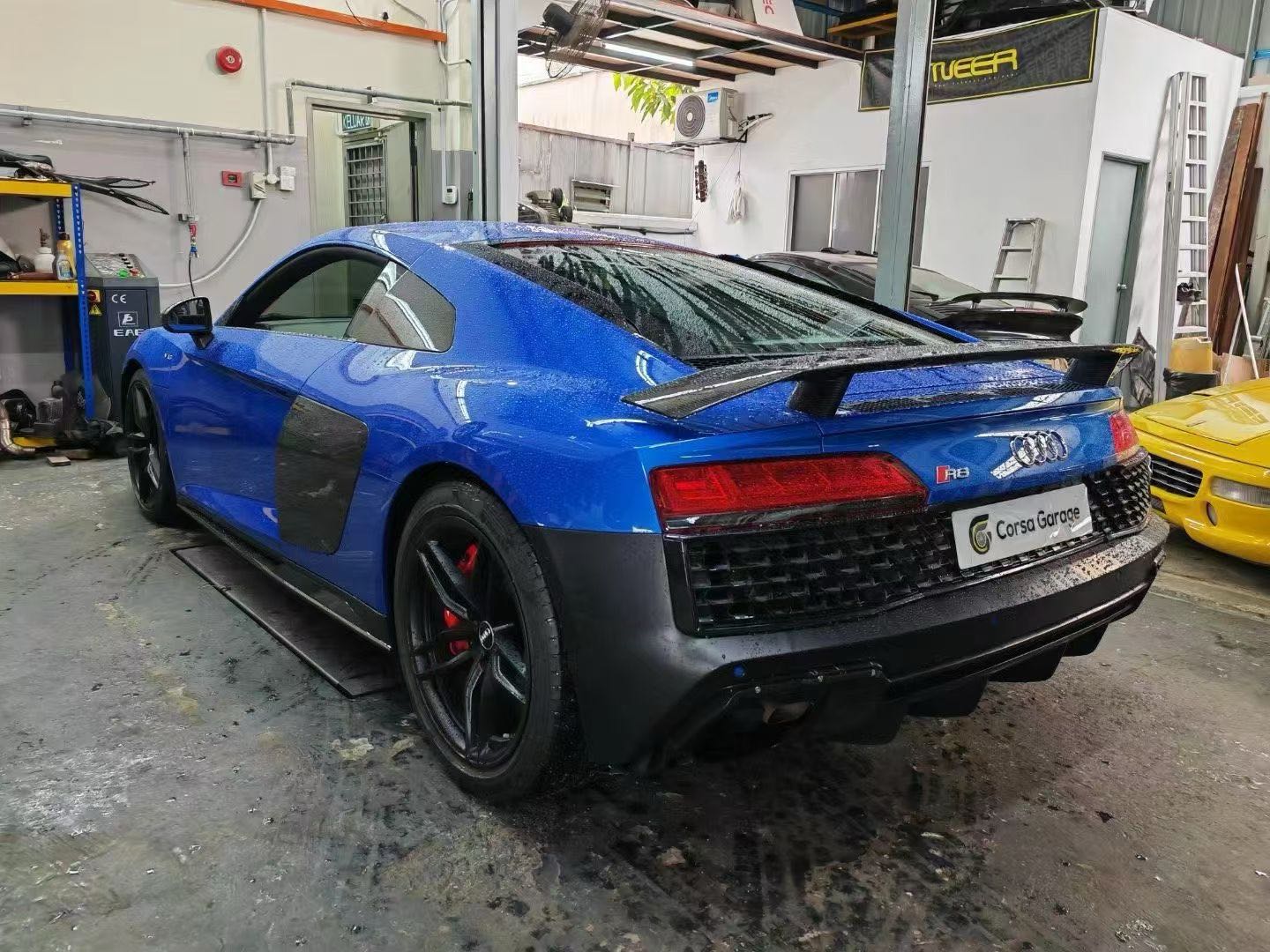 Audi R8 Gen 2 2016–2018 Pre - Facelift Upgrade to 2019–2024 Facelift Conversion Kit Aftermarket Carbon Fiber Part / Bodykit - Robot Bodykits