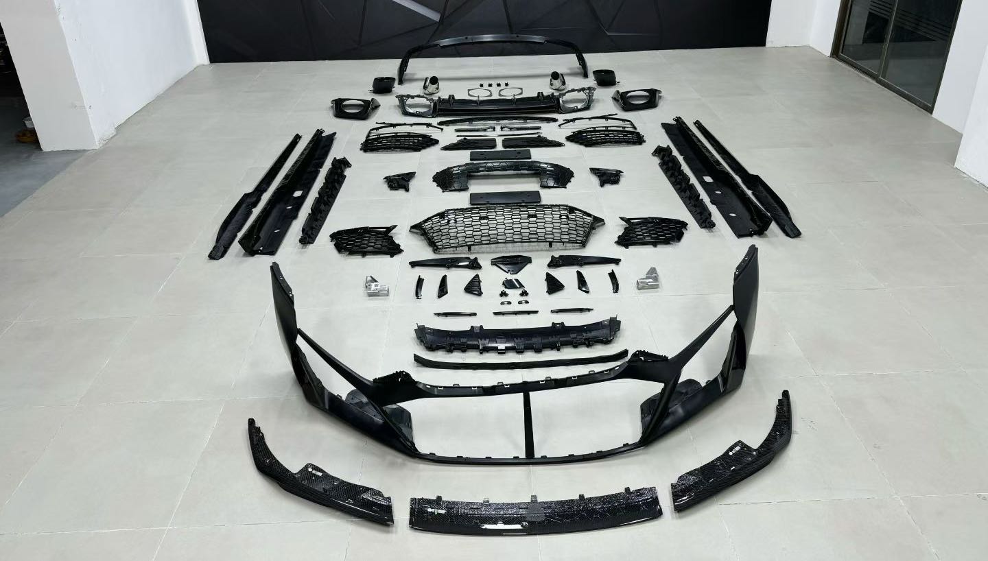 Audi R8 Gen 2 2016–2018 Pre - Facelift Upgrade to 2019–2024 Facelift Conversion Kit Aftermarket Carbon Fiber Part / Bodykit - Robot Bodykits