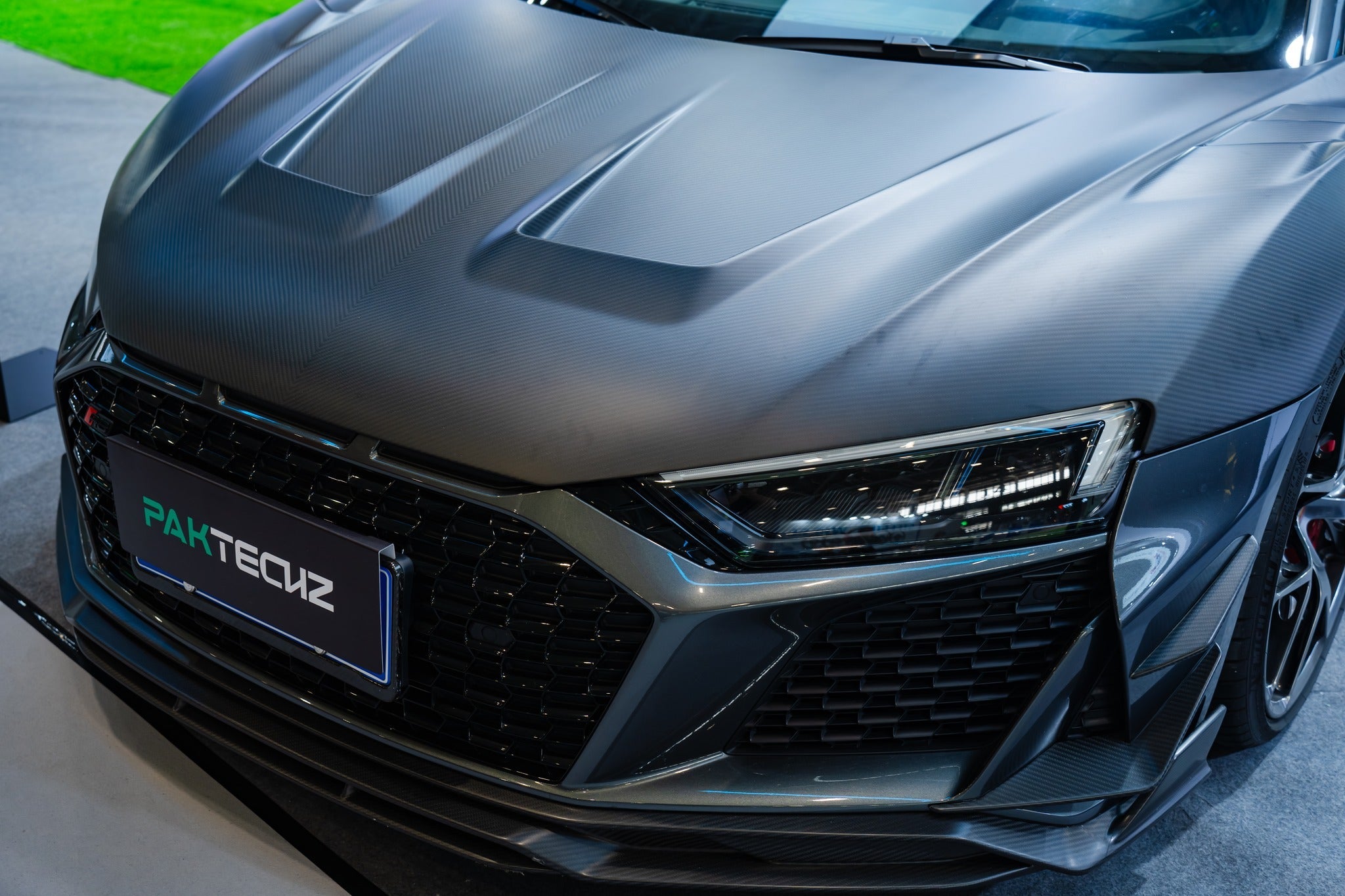 Audi R8 (Gen 2) Paktechz Full Dry Carbon (Prepreg) Bonnet (2016 - 2023) Aftermarket Carbon Fiber Part / Bodykit - Robot Bodykits