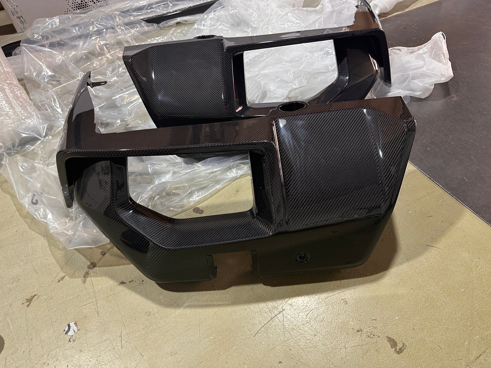 BMW M5 Dry Carbon Kit for 2025+ M5 G90/G99 2025+ Modification FULL KIT Aftermarket Carbon Fiber Part / Bodykit - Robot Bodykits