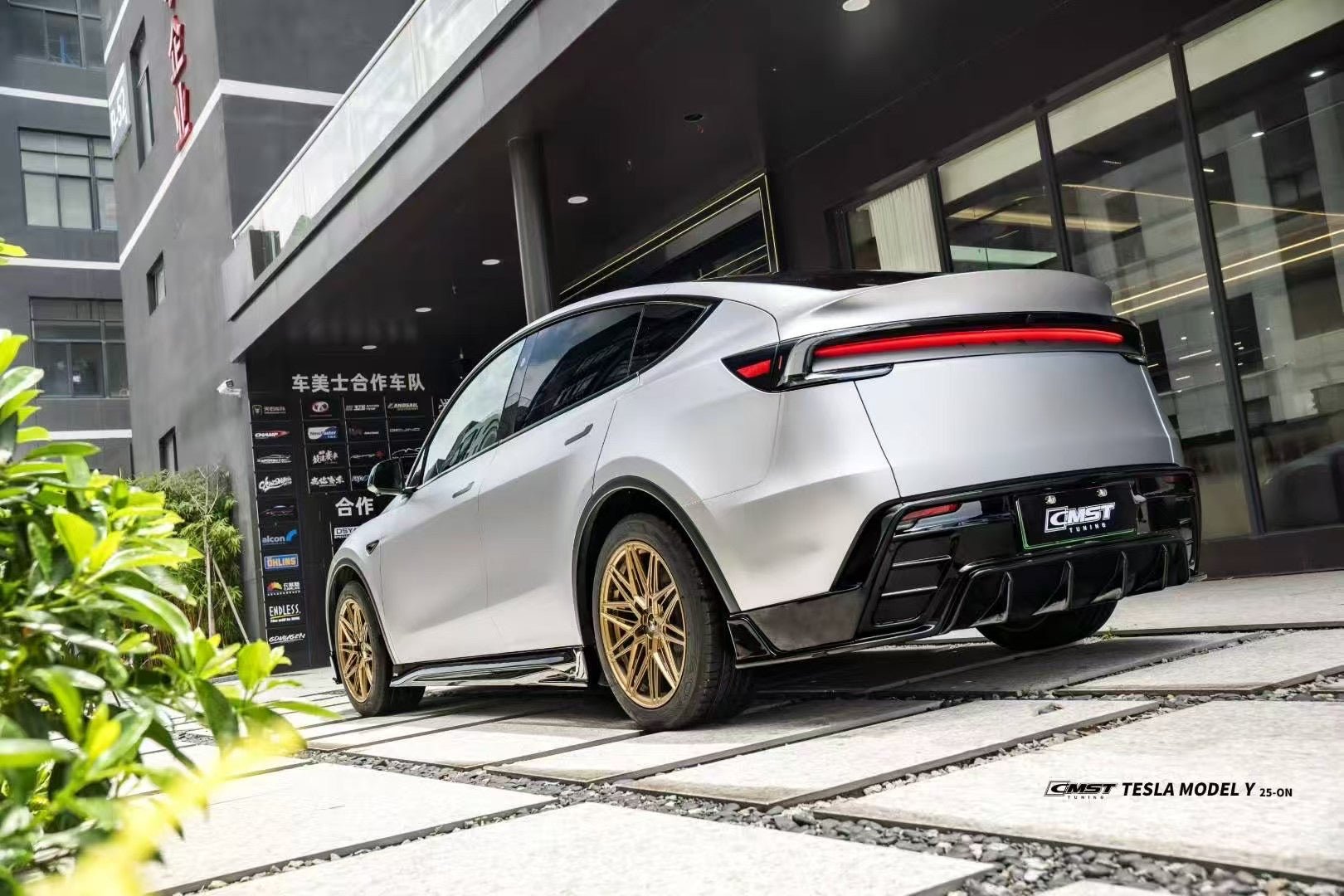 CMST 2025+ Tesla Model Y Lowline Kit Gloss Black Bodykit Aftermarket Carbon Fiber Part / Bodykit - Robot Bodykits