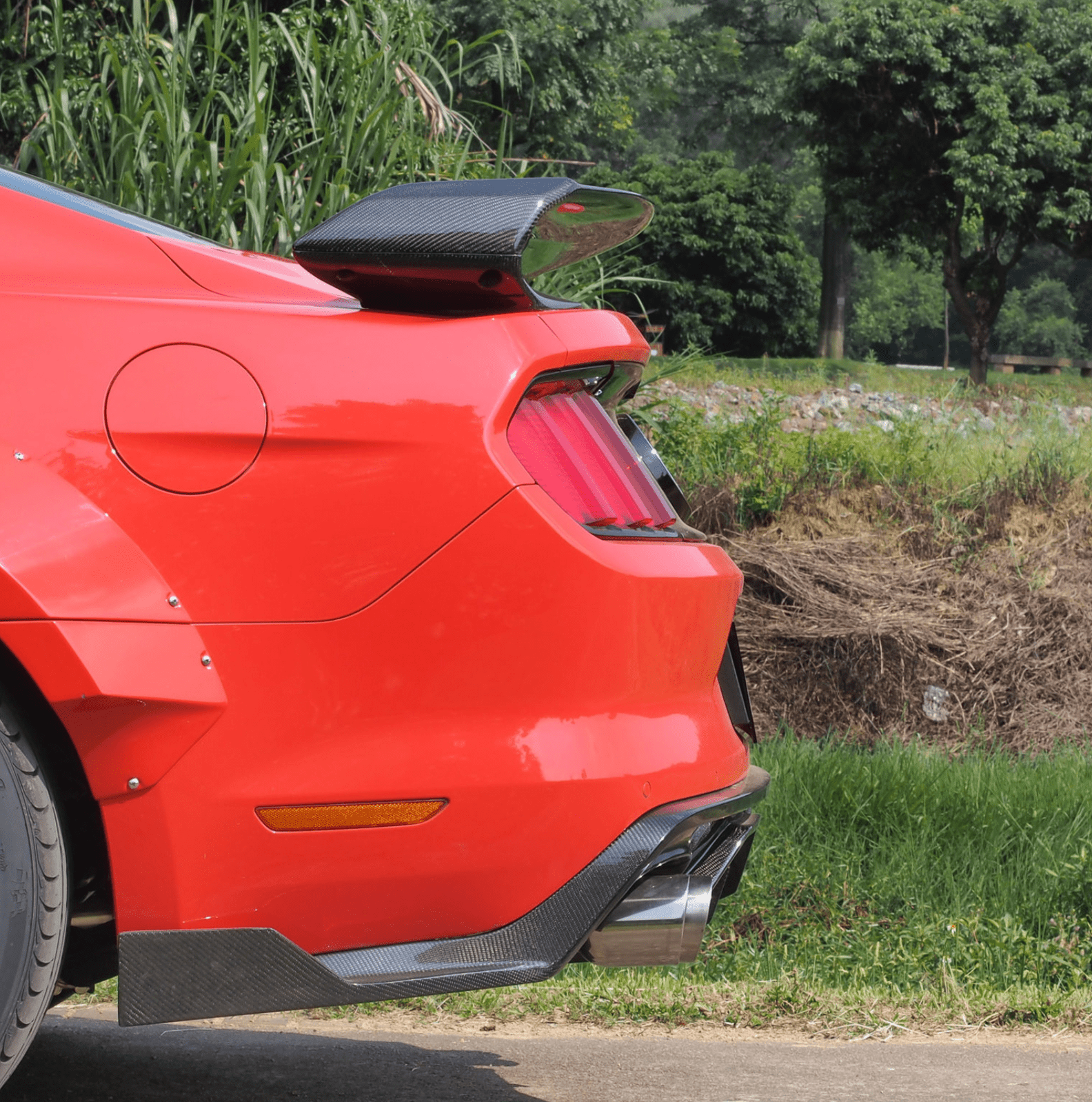 CMST Carbon Fiber Rear Spoiler Ver.2 for Ford Mustang S550.1 2015 - 2017 Aftermarket Carbon Fiber Part / Bodykit - Robot Bodykits