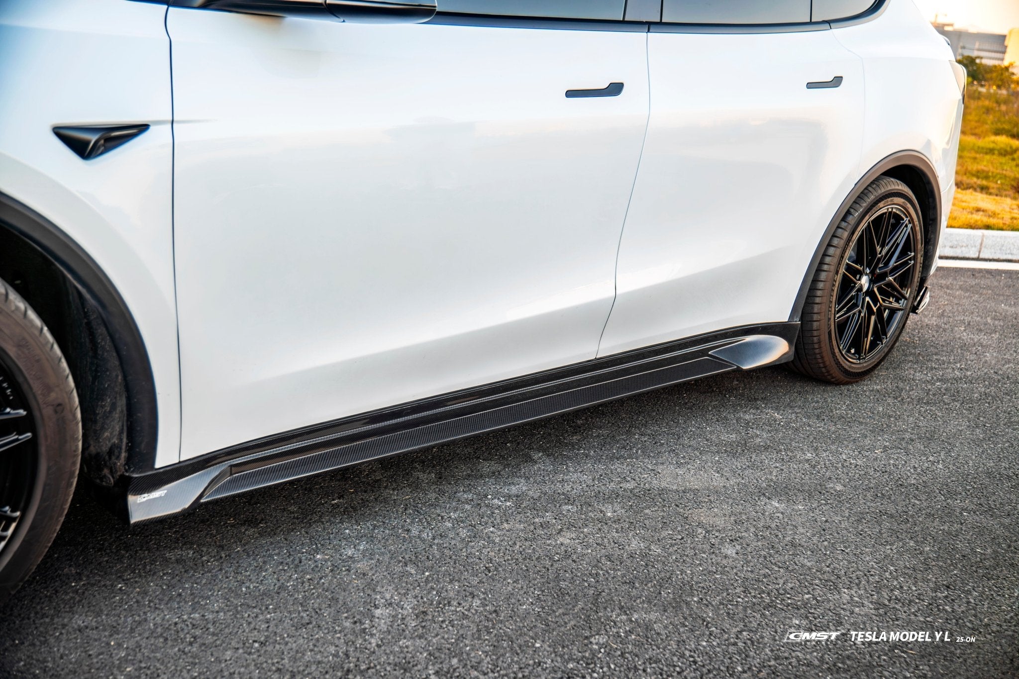 CMST Carbon Tesla Model Y L Full Carbon Fibre Bodykit (2 Versions) Aftermarket Carbon Fiber Part / Bodykit - Robot Bodykits