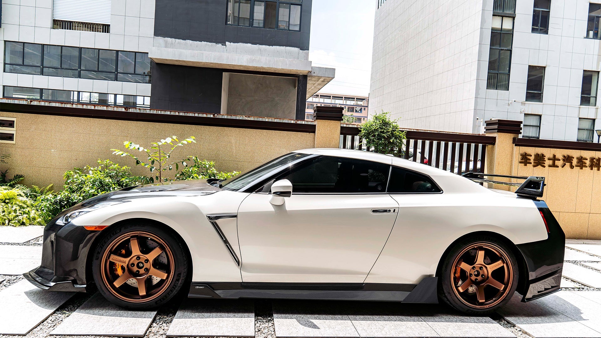 CMST Nissan GTR R35 Carbon Fibre Narrowbody Kit 2008 - 2016 Aftermarket Carbon Fiber Part / Bodykit - Robot Bodykits