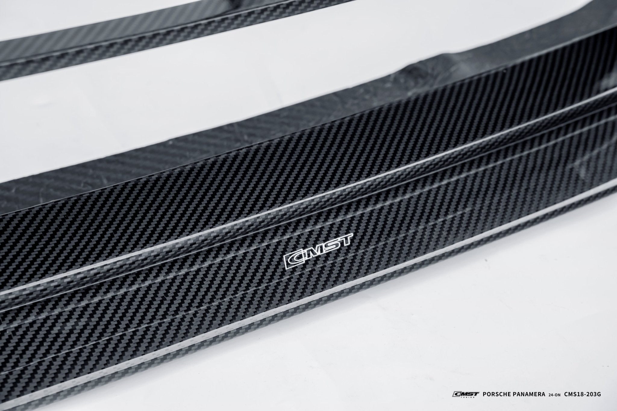 CMST Porsche Panamera 976 Base 4 4S E - Hybrid Dry Carbon Full Bodykit Aftermarket Carbon Fiber Part / Bodykit - Robot Bodykits