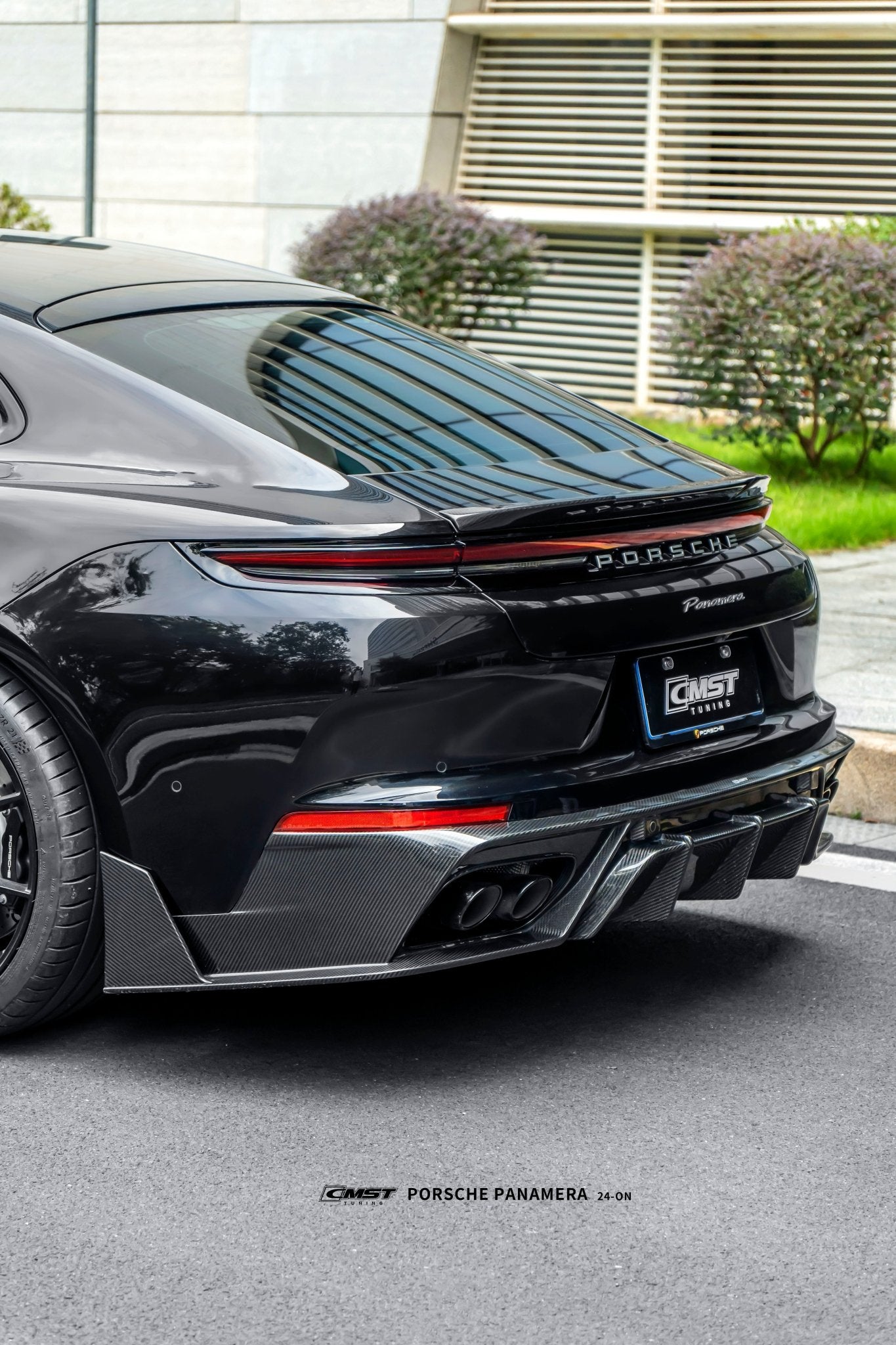 CMST Porsche Panamera 976 Base 4 4S E - Hybrid Dry Carbon Full Bodykit Aftermarket Carbon Fiber Part / Bodykit - Robot Bodykits