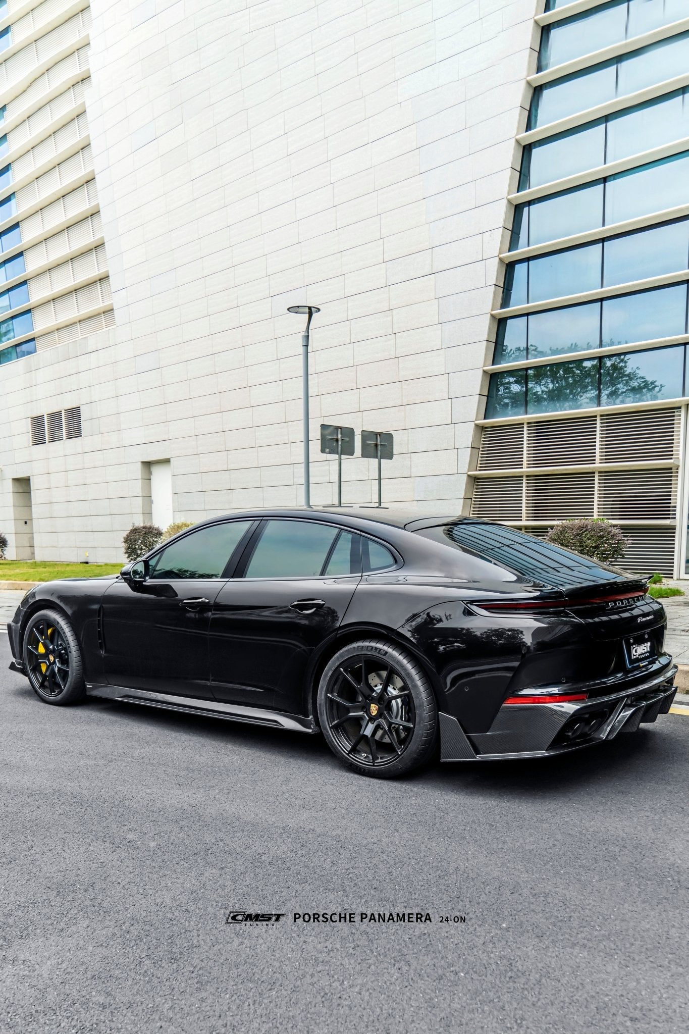 CMST Porsche Panamera 976 Base 4 4S E - Hybrid Dry Carbon Full Bodykit Aftermarket Carbon Fiber Part / Bodykit - Robot Bodykits