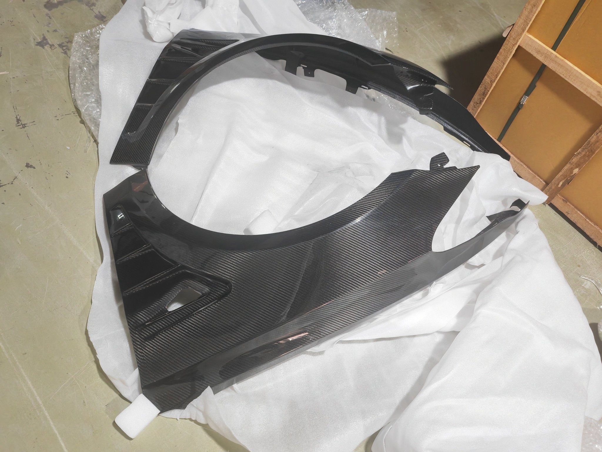 CMST Tesla Model 3 Lightweight Dry-Carbon Fiber Front Fender Replacement (1.58KG) Aftermarket Carbon Fiber Part / Bodykit - Robot Bodykits
