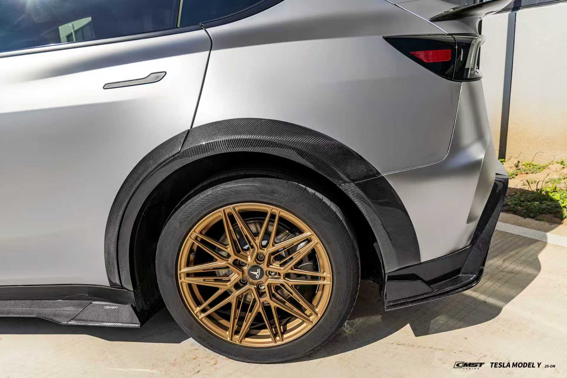 CMST Tesla Model Y Juniper (2024+) Full Carbon Fibre Bodykit + Wide Arch Extensions Aftermarket Carbon Fiber Part / Bodykit - Robot Bodykits