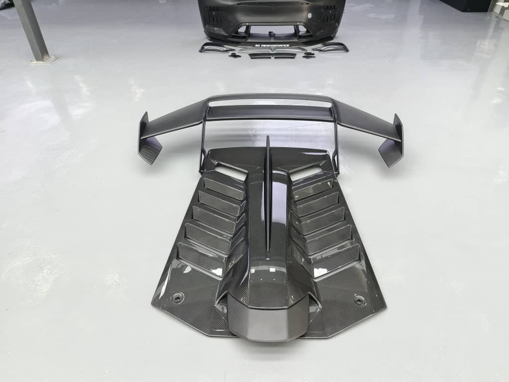 SD Dynamics Lamborghini Huracan to STO Conversion Dry-Carbon Full Body Kit