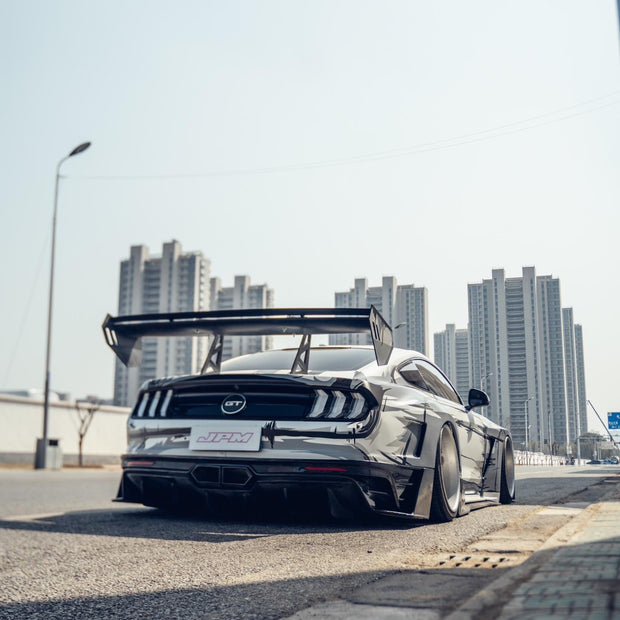 Robot Craftsman Ford Mustang Dusk GT Wing