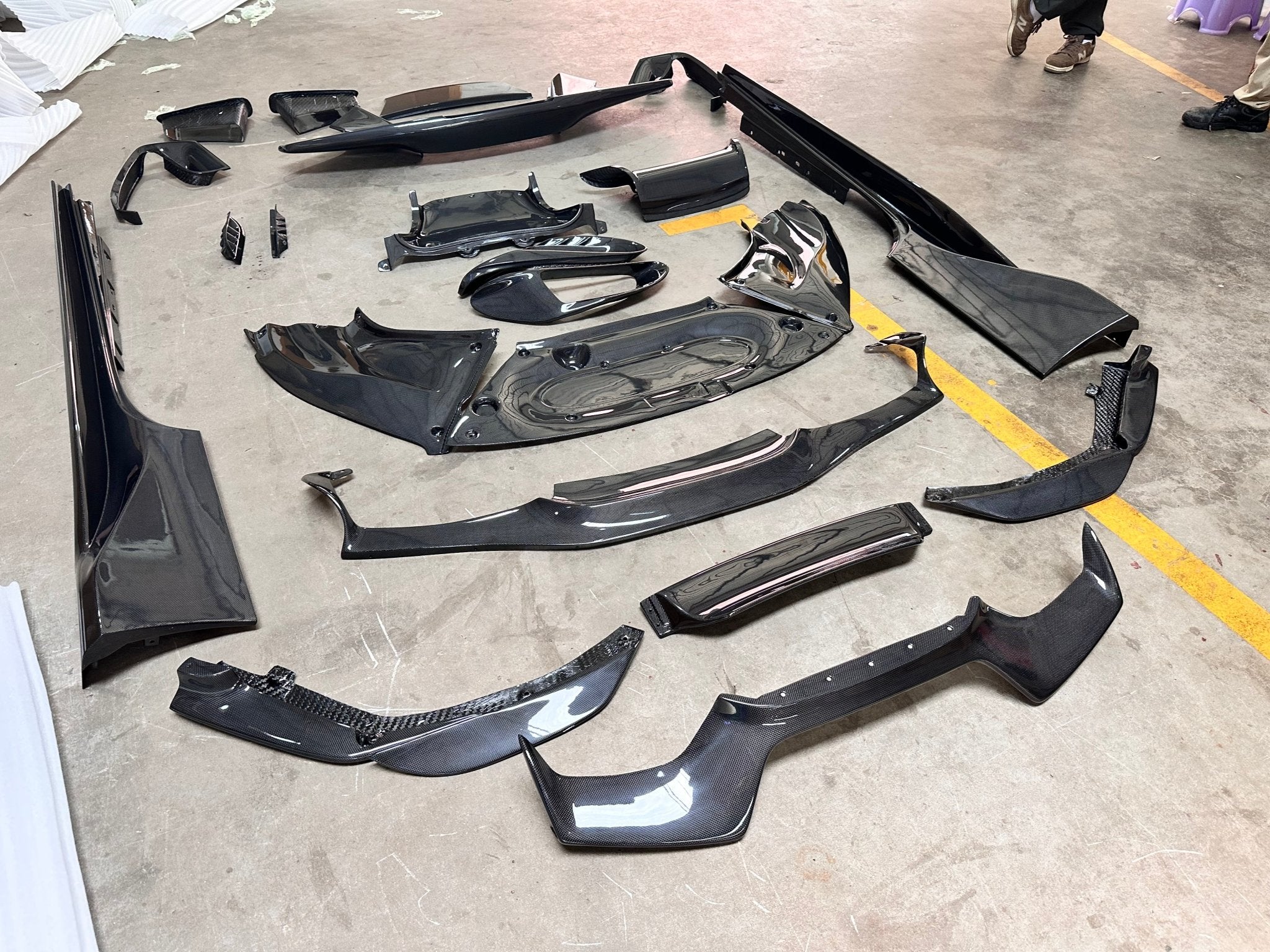 Ferrari 488GTB Upgrade to Pista Full Conversion Body Kit (Plastic & Dry - Carbon) Aftermarket Carbon Fiber Part / Bodykit - Robot Bodykits