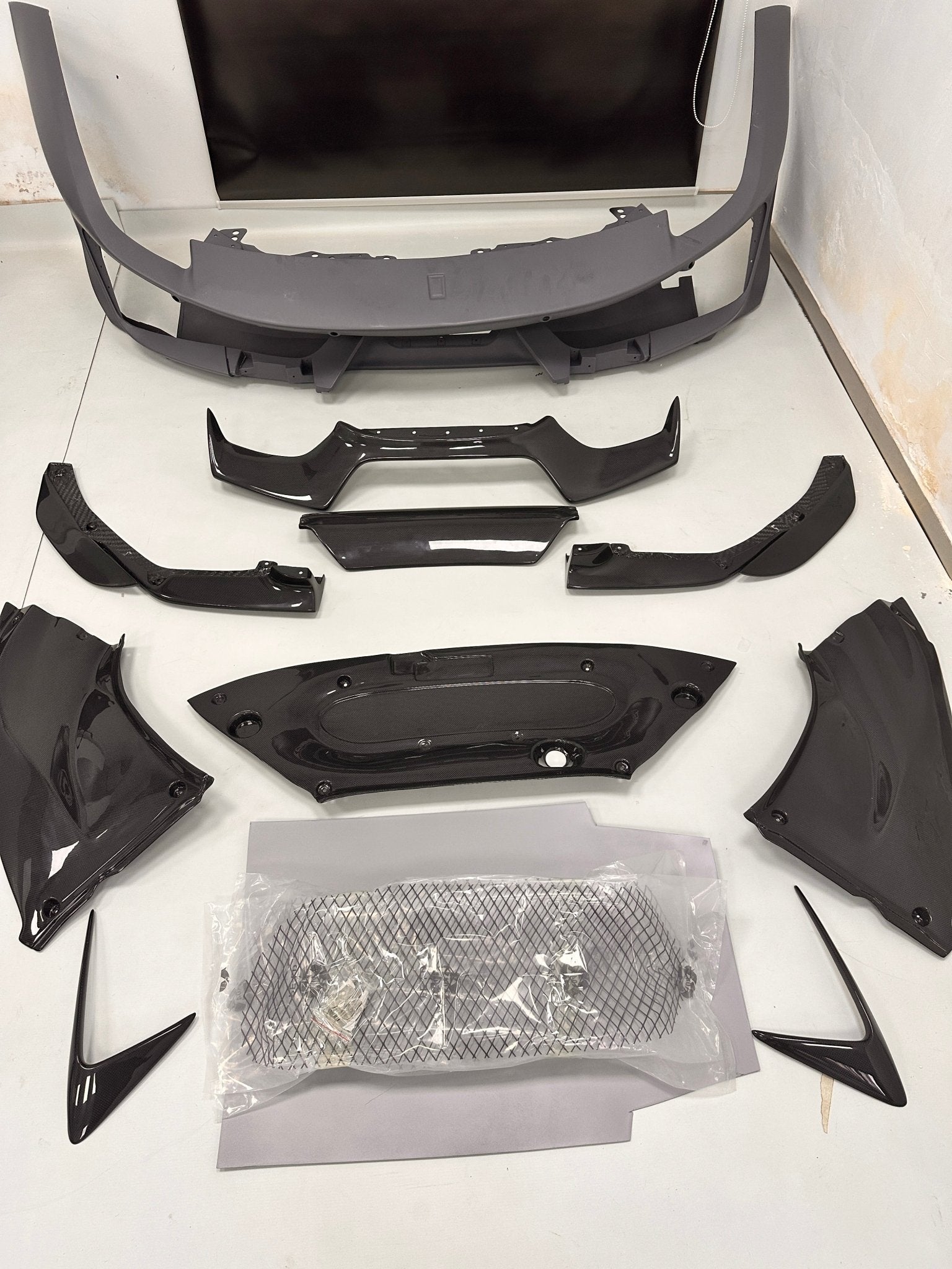 Ferrari 488GTB Upgrade to Pista Full Conversion Body Kit (Plastic & Dry - Carbon) Aftermarket Carbon Fiber Part / Bodykit - Robot Bodykits