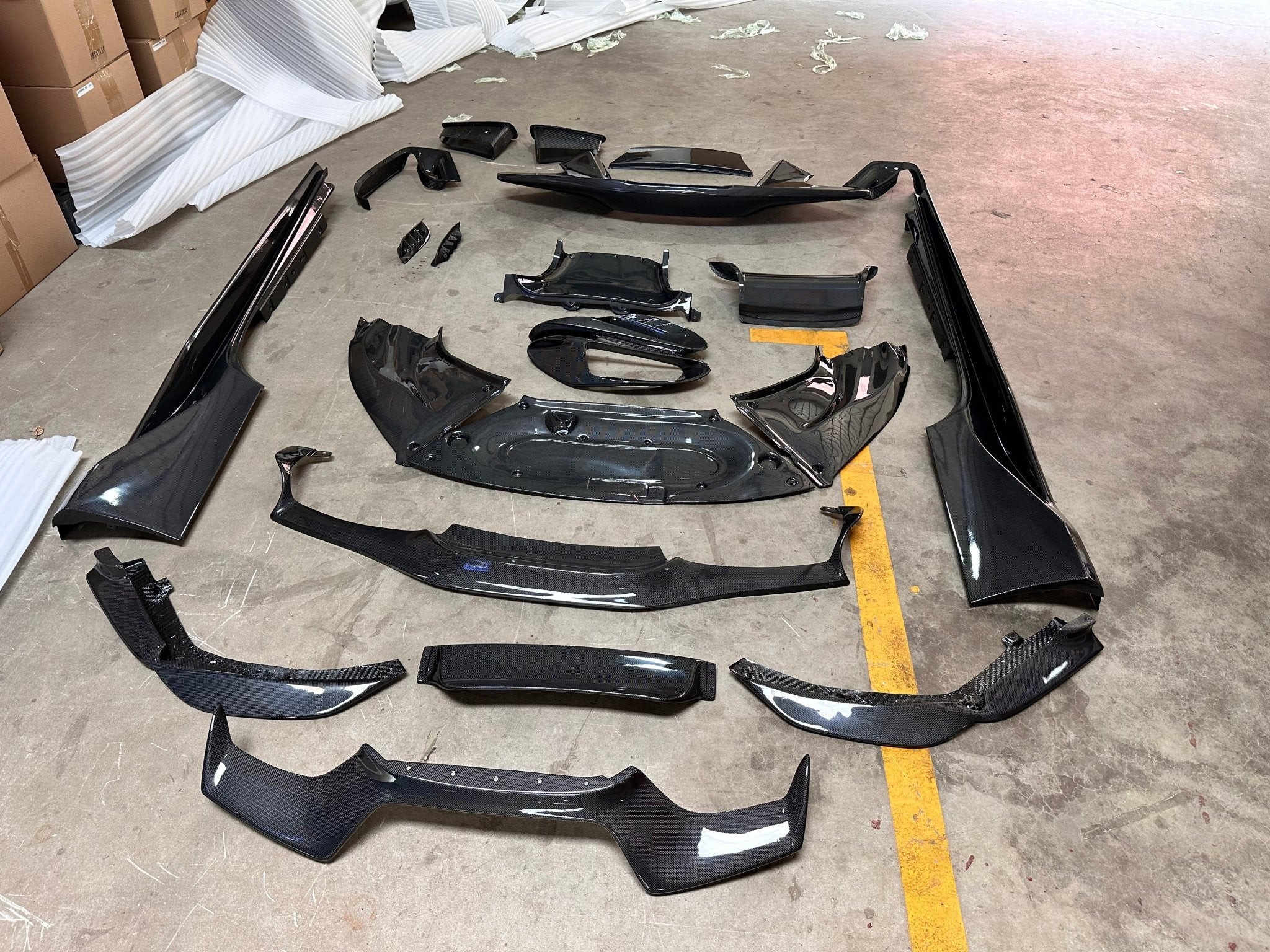 Ferrari 488GTB Upgrade to Pista Full Conversion Body Kit (Plastic & Dry - Carbon) Aftermarket Carbon Fiber Part / Bodykit - Robot Bodykits
