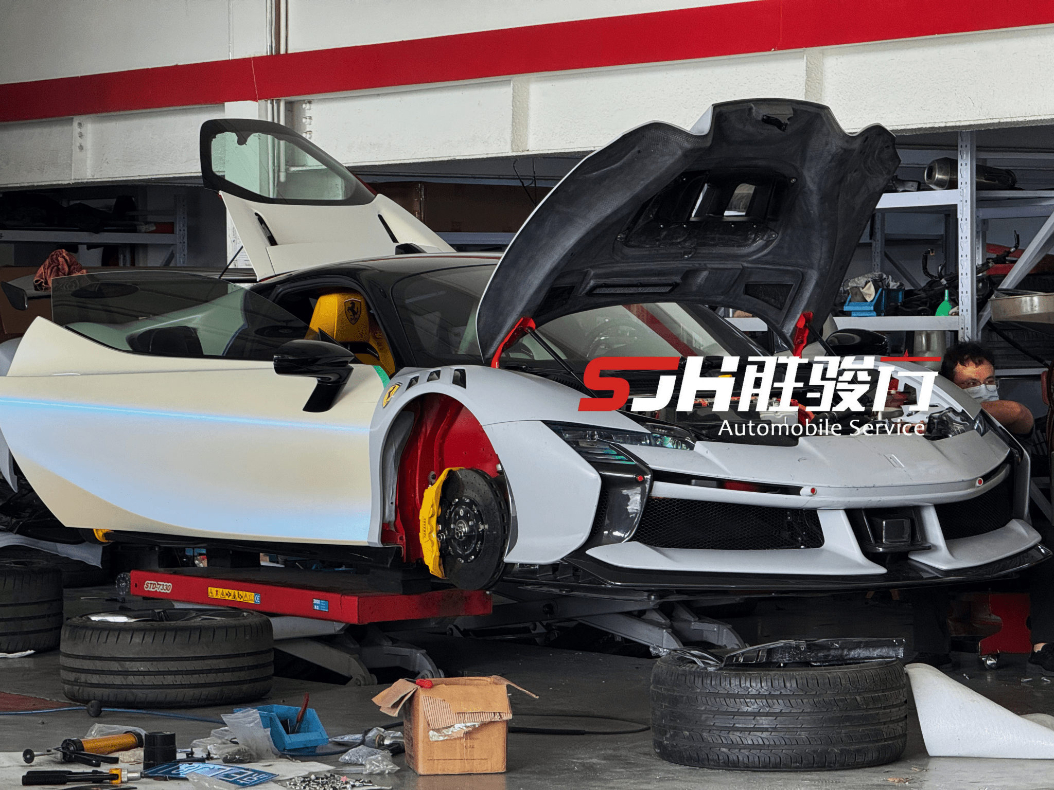 Ferrari SF90XX Style Conversion Kit for SF90 – Complete Prepeg Carbon Body Kit Aftermarket Carbon Fiber Part / Bodykit - Robot Bodykits