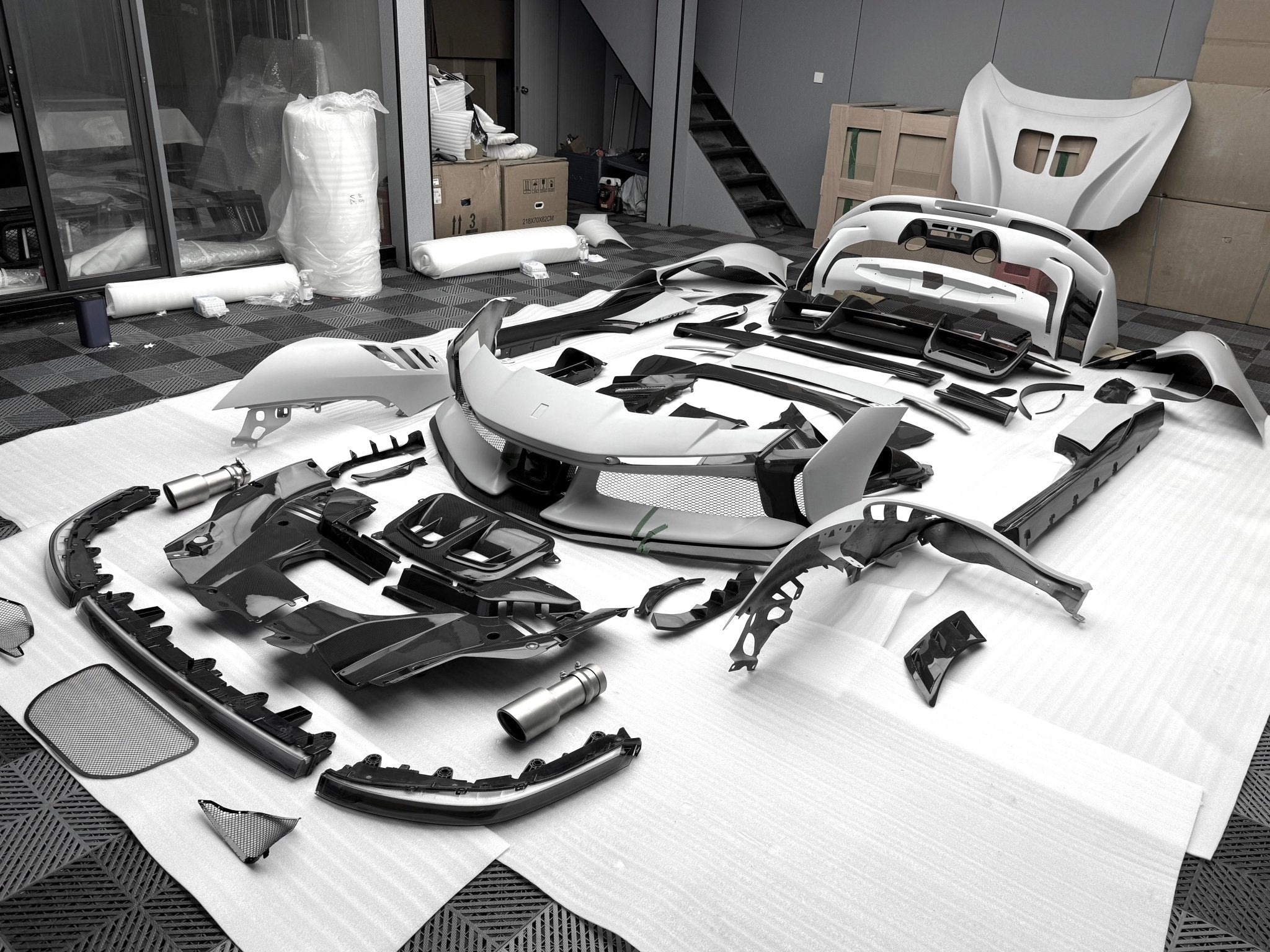 Ferrari SF90XX Style Conversion Kit for SF90 – Complete Prepeg Carbon Body Kit Aftermarket Carbon Fiber Part / Bodykit - Robot Bodykits