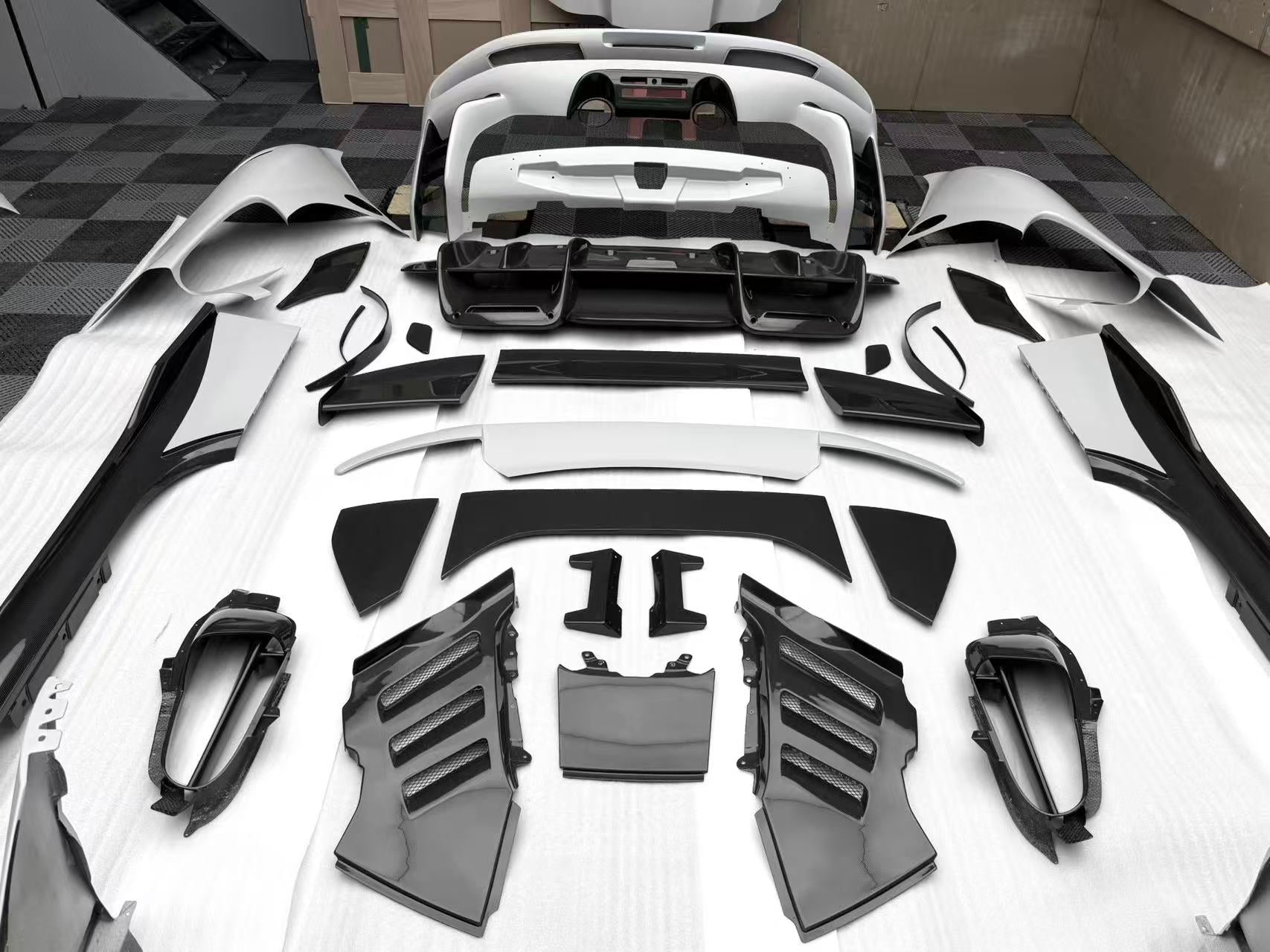 Ferrari SF90XX Style Conversion Kit for SF90 – Complete Prepeg Carbon Body Kit Aftermarket Carbon Fiber Part / Bodykit - Robot Bodykits