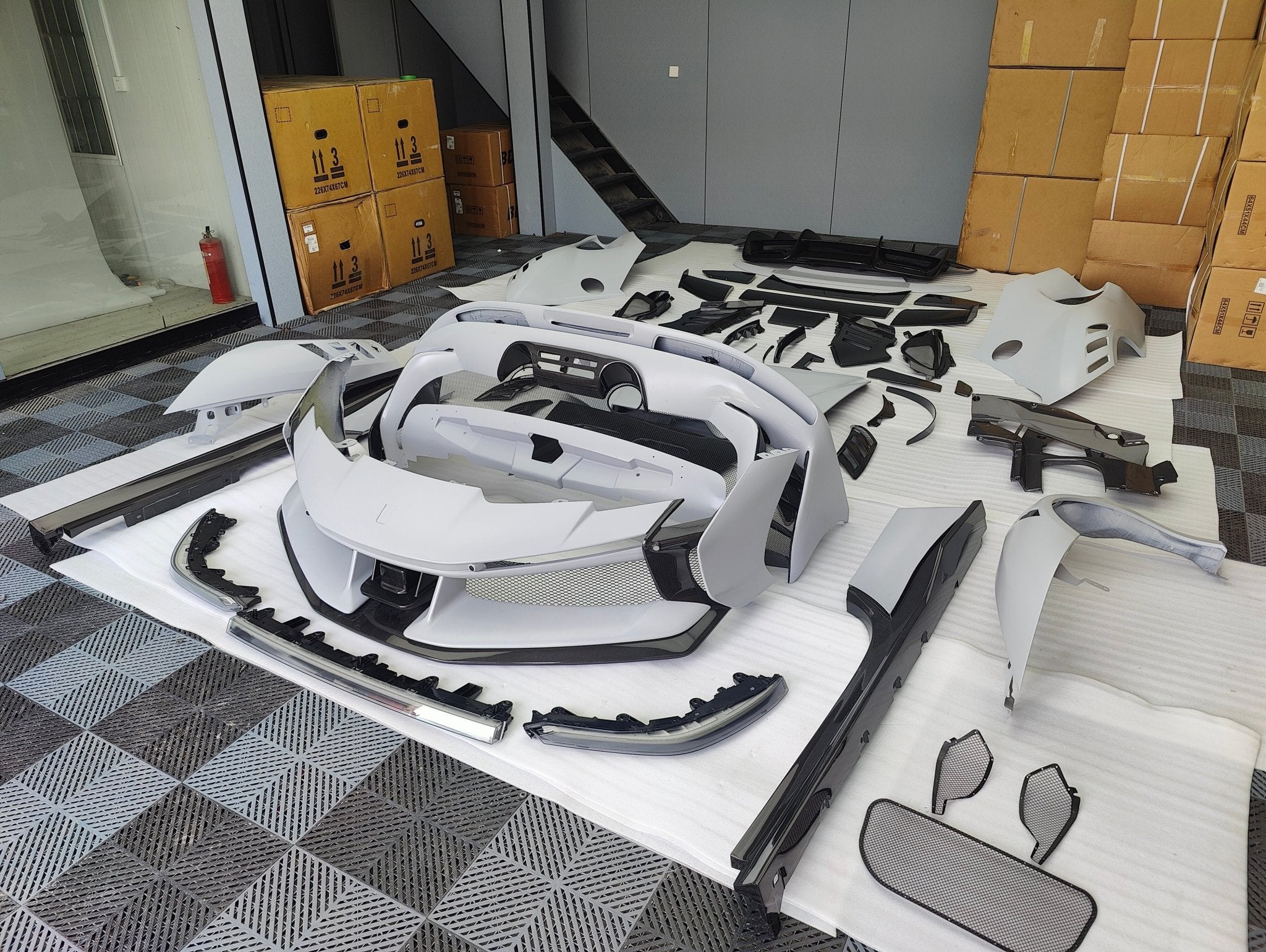 Ferrari SF90XX Style Conversion Kit for SF90 – Complete Prepeg Carbon Body Kit Aftermarket Carbon Fiber Part / Bodykit - Robot Bodykits