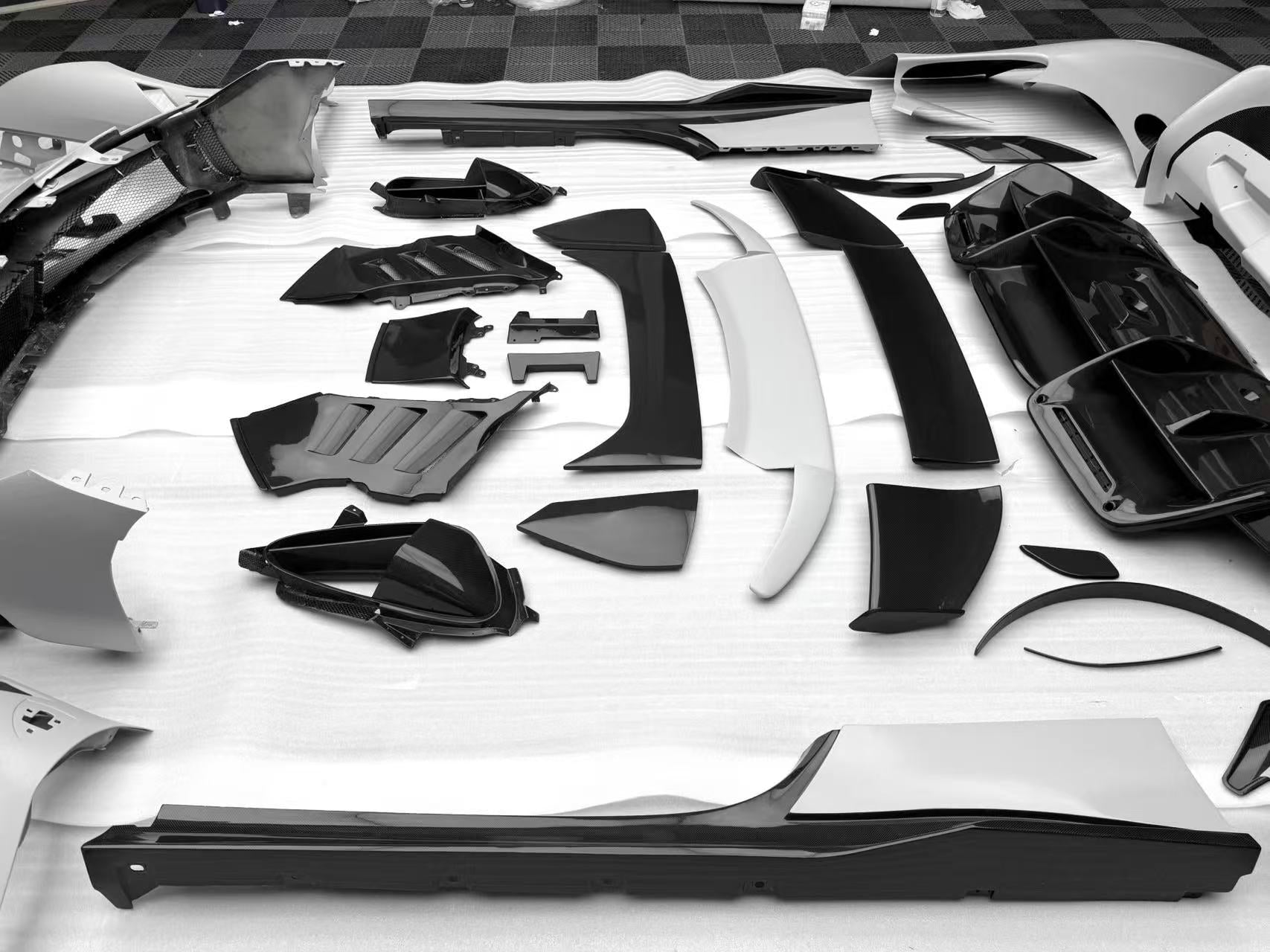 Ferrari SF90XX Style Conversion Kit for SF90 – Complete Prepeg Carbon Body Kit Aftermarket Carbon Fiber Part / Bodykit - Robot Bodykits
