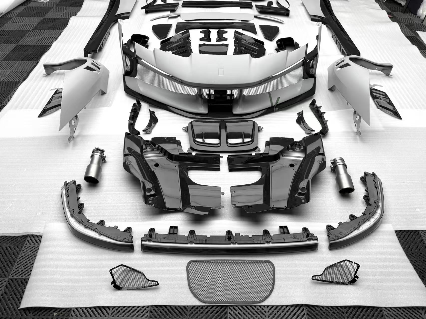 Ferrari SF90XX Style Conversion Kit for SF90 – Complete Prepeg Carbon Body Kit Aftermarket Carbon Fiber Part / Bodykit - Robot Bodykits