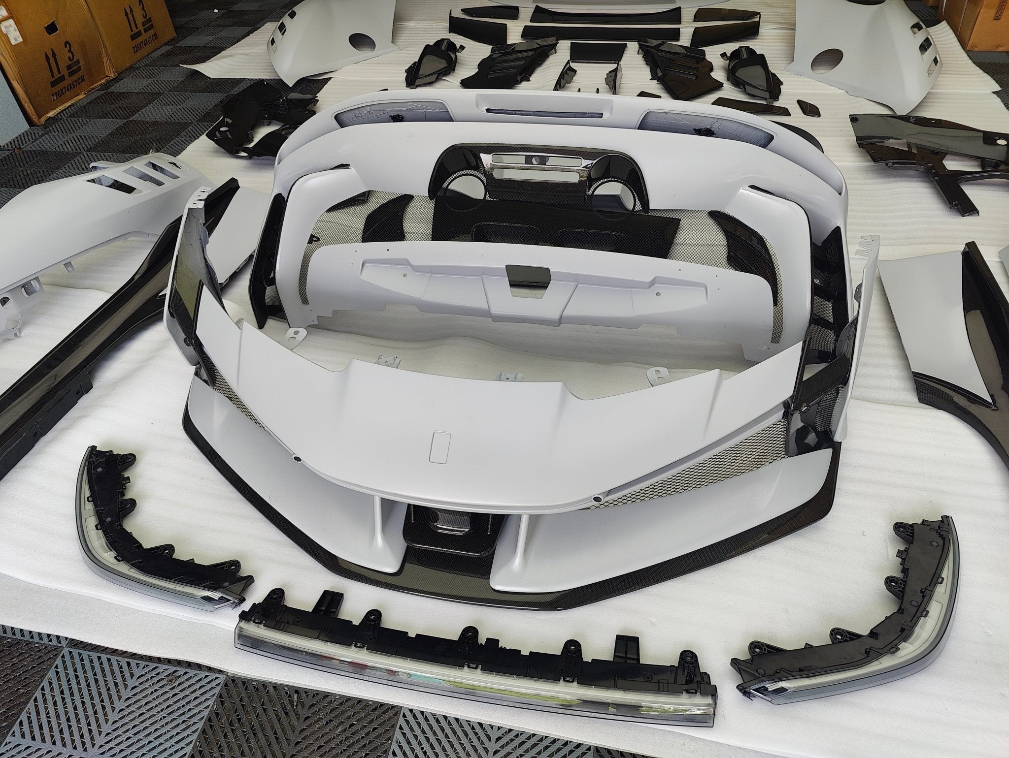 Ferrari SF90XX Style Conversion Kit for SF90 – Complete Prepeg Carbon Body Kit Aftermarket Carbon Fiber Part / Bodykit - Robot Bodykits