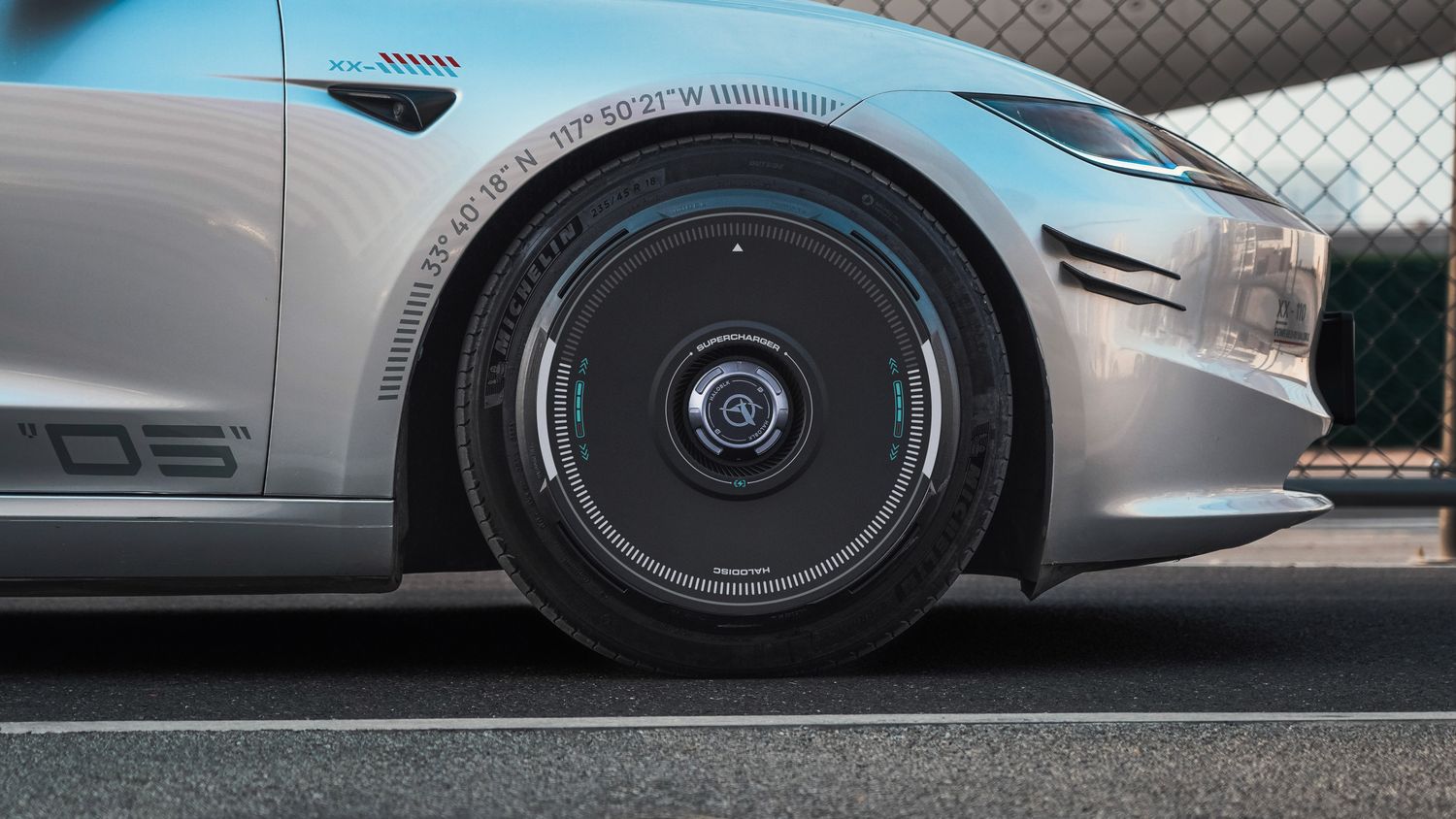 HALODISC 2 Tesla Wheel Covers丨Super Charging Aftermarket Carbon Fiber Part / Bodykit - Robot Bodykits