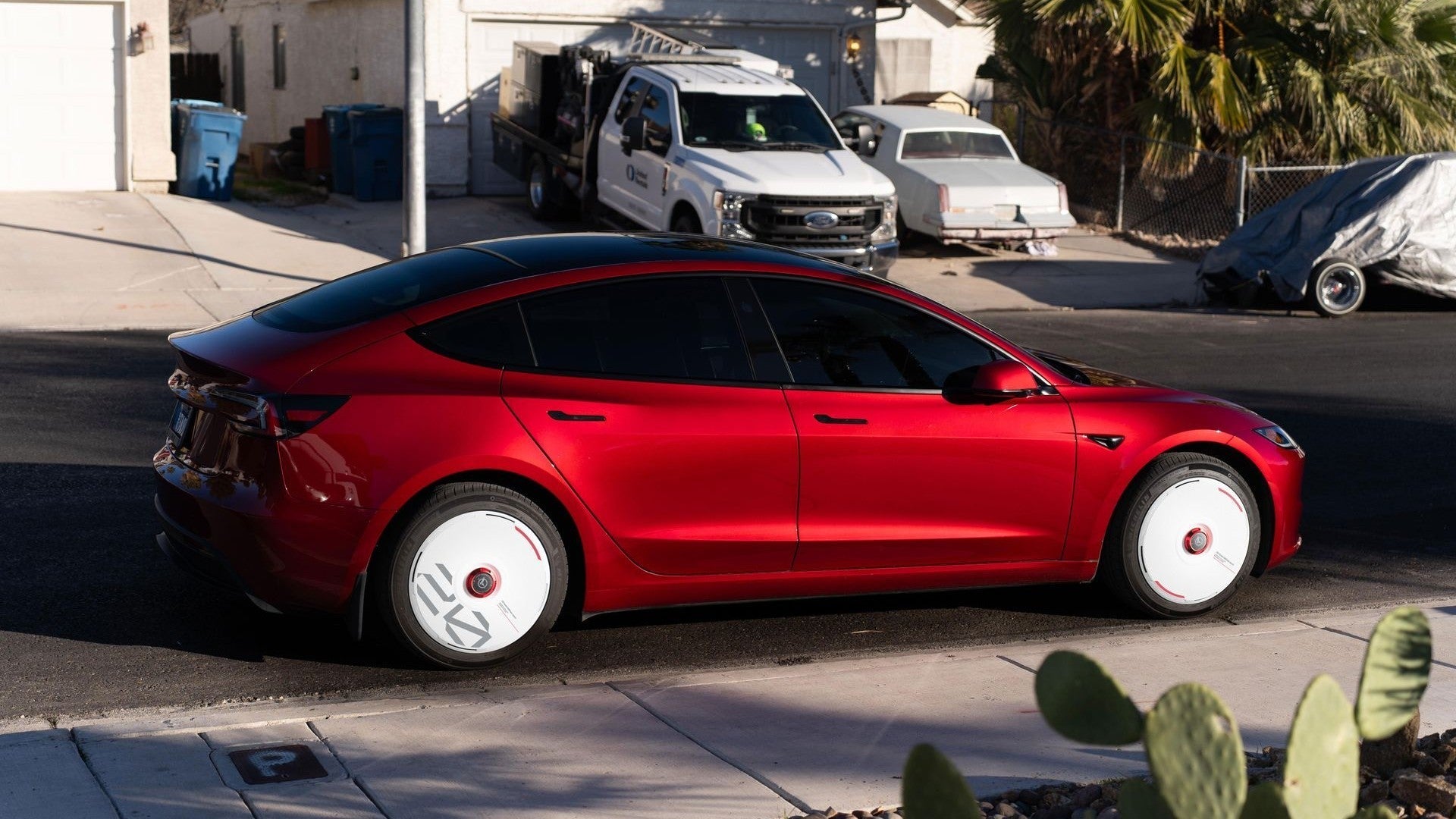 HALODISC 2 Wheel Covers for Tesla | Custom Numbers Series WHITE Aftermarket Carbon Fiber Part / Bodykit - Robot Bodykits