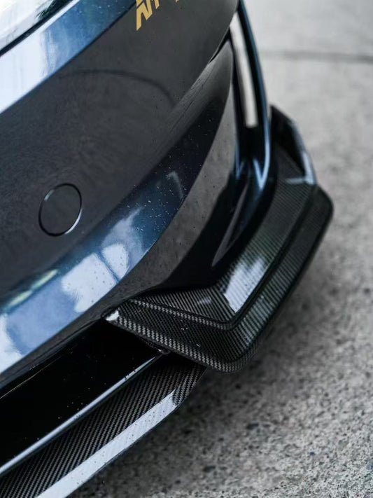 Karbel Model 3 Performance (Highland) Full Dry - Carbon Fibre Bodykit Aftermarket Carbon Fiber Part / Bodykit - Robot Bodykits