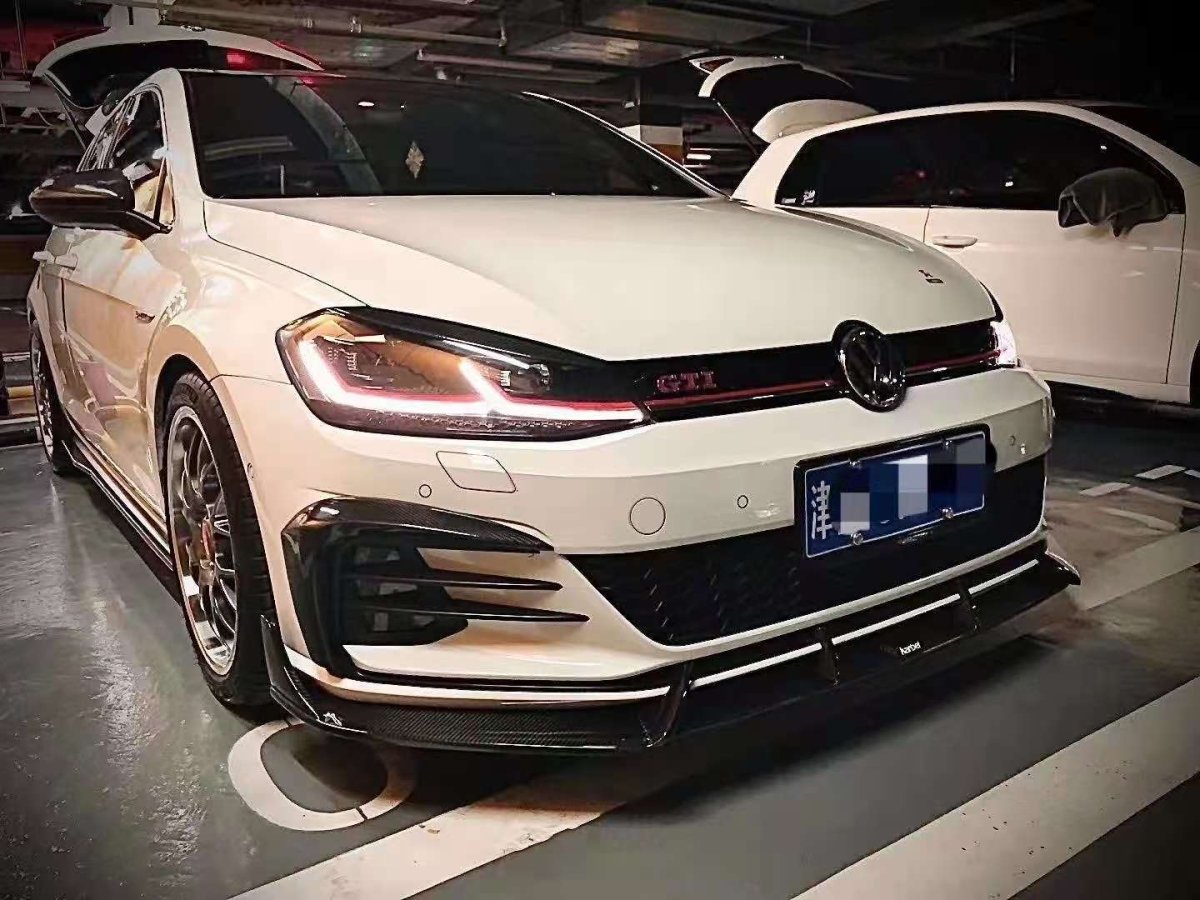 KARBEL - Volkswagen Golf GTI Mk7.5 Dry - Carbon Fibre Bodykit Aftermarket Carbon Fiber Part / Bodykit - Robot Bodykits