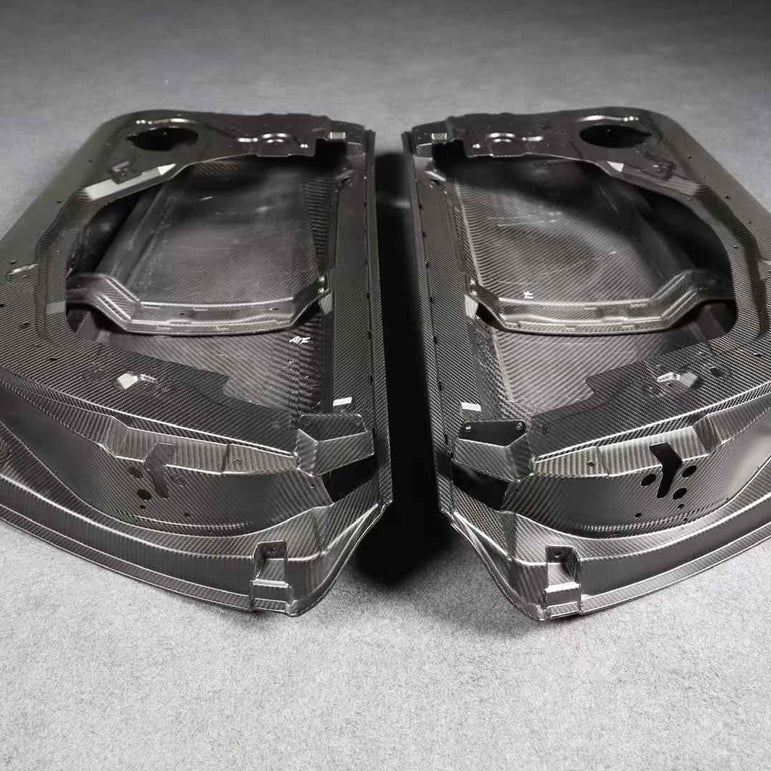 Kid Louis Nissan GTR R35 Dry - Carbon Lightweight Replacement Doors (Pair) Aftermarket Carbon Fiber Part / Bodykit - Robot Bodykits
