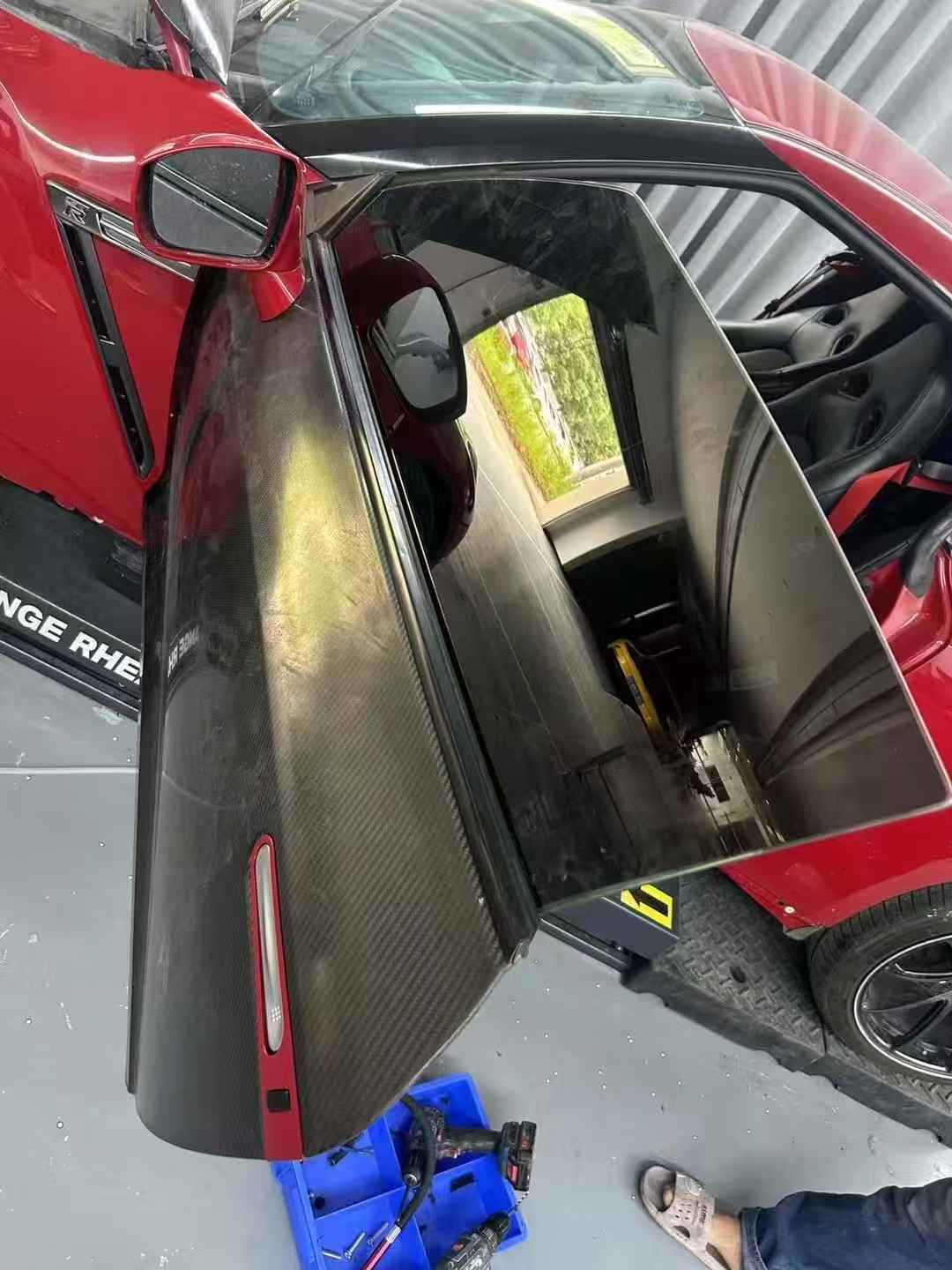 Kid Louis Nissan GTR R35 Dry - Carbon Lightweight Replacement Doors (Pair) Aftermarket Carbon Fiber Part / Bodykit - Robot Bodykits