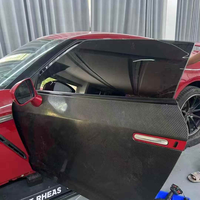 Kid Louis Nissan GTR R35 Dry - Carbon Lightweight Replacement Doors (Pair) Aftermarket Carbon Fiber Part / Bodykit - Robot Bodykits