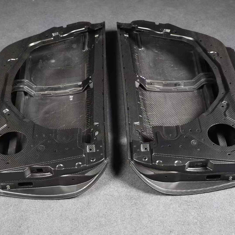 Kid Louis Nissan GTR R35 Dry - Carbon Lightweight Replacement Doors (Pair) Aftermarket Carbon Fiber Part / Bodykit - Robot Bodykits