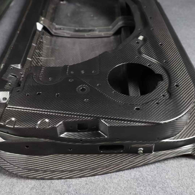 Kid Louis Nissan GTR R35 Dry - Carbon Lightweight Replacement Doors (Pair) Aftermarket Carbon Fiber Part / Bodykit - Robot Bodykits