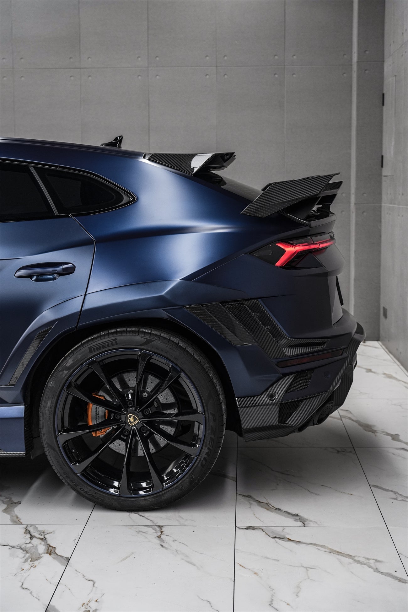 Lamborghini Urus (2018–2022) — DarwinPRO BKSS Part Carbon Fibre Widebody Kit Aftermarket Carbon Fiber Part / Bodykit - Robot Bodykits