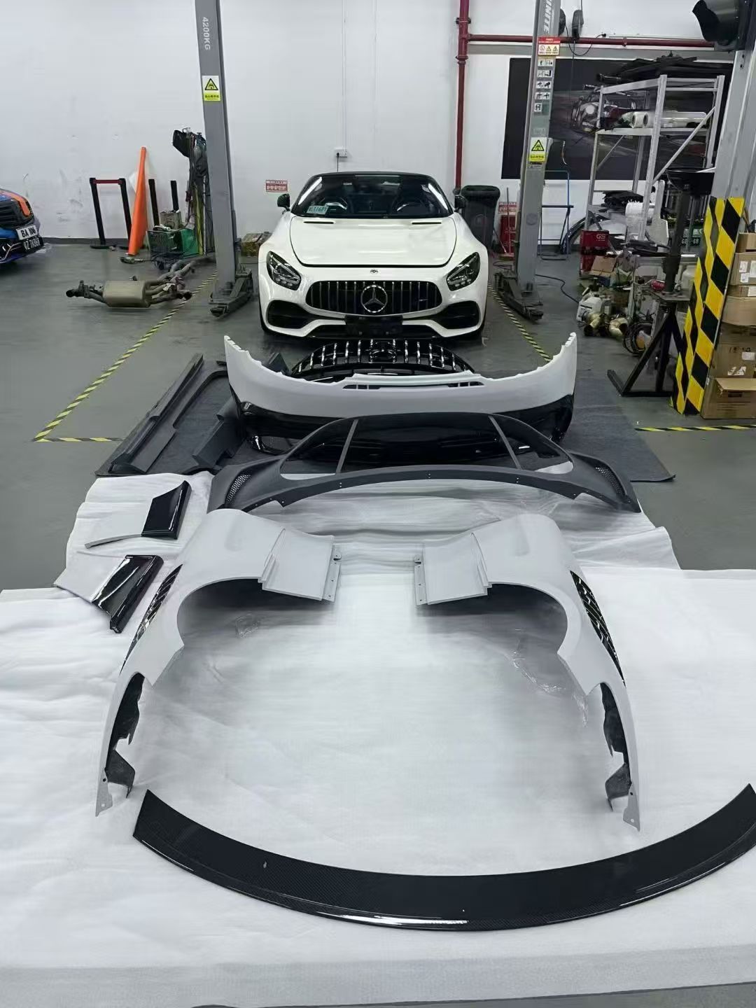 Mercedes-Benz AMG GTC Roadster Black Series Style Full Body Kit Aftermarket Carbon Fiber Part / Bodykit - Robot Bodykits