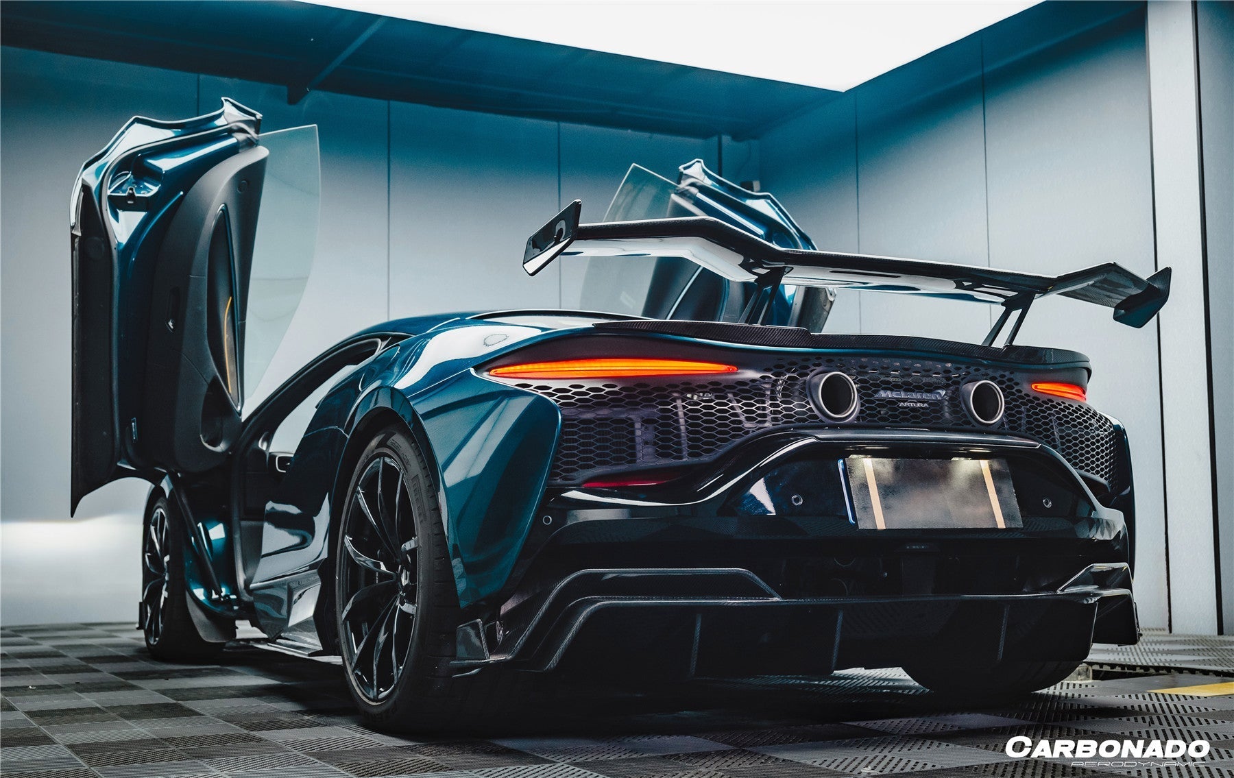 MIW Design 2023 - ON McLaren Artura Coupe – ANAMS Dry Carbon Kit Aftermarket Carbon Fiber Part / Bodykit - Robot Bodykits