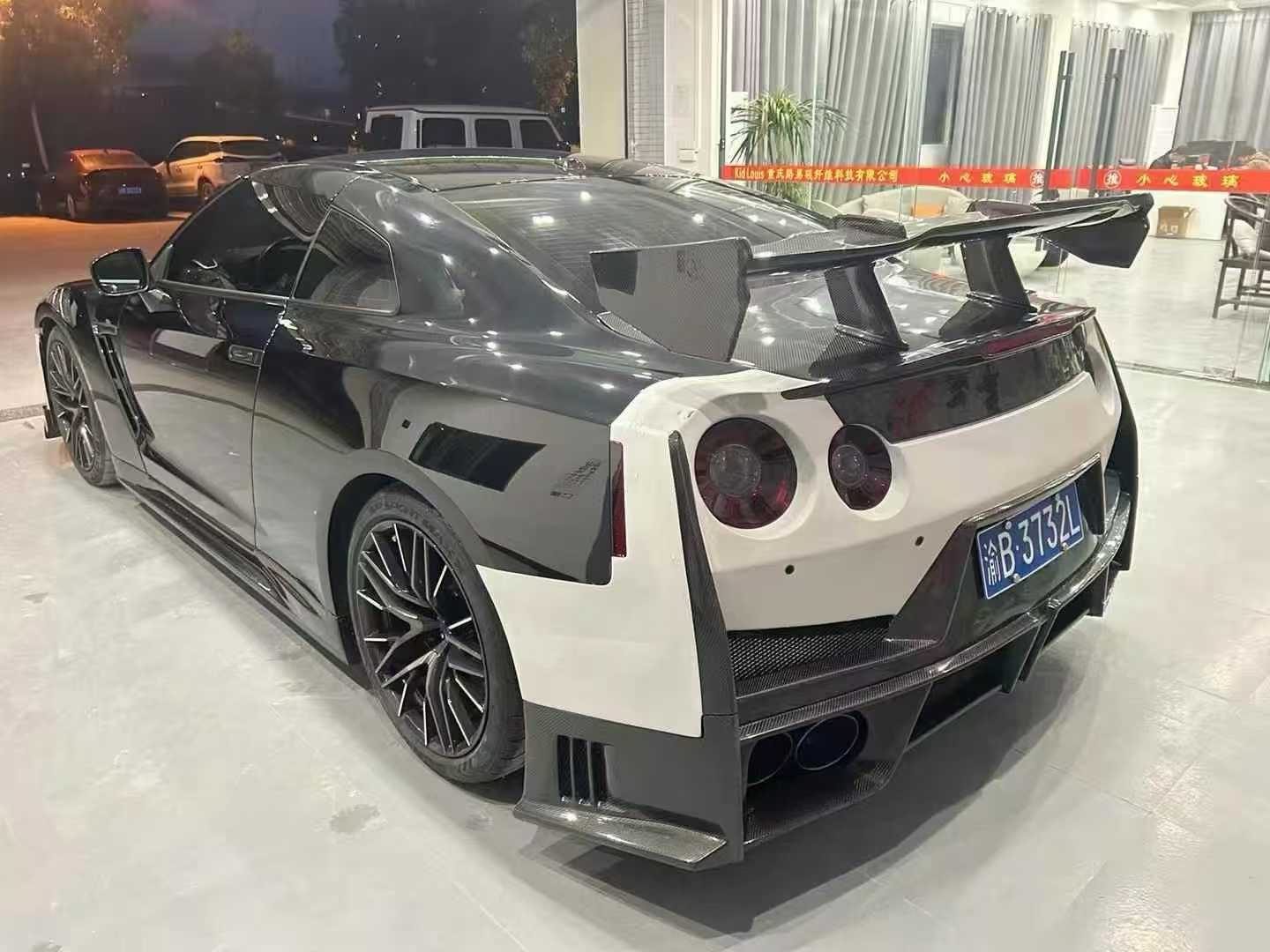 Nissan GTR R35 2024 Nismo Style Full Partial Carbon Conversion Kit (Fits 2009 - 2024) Version 1 Aftermarket Carbon Fiber Part / Bodykit - Robot Bodykits