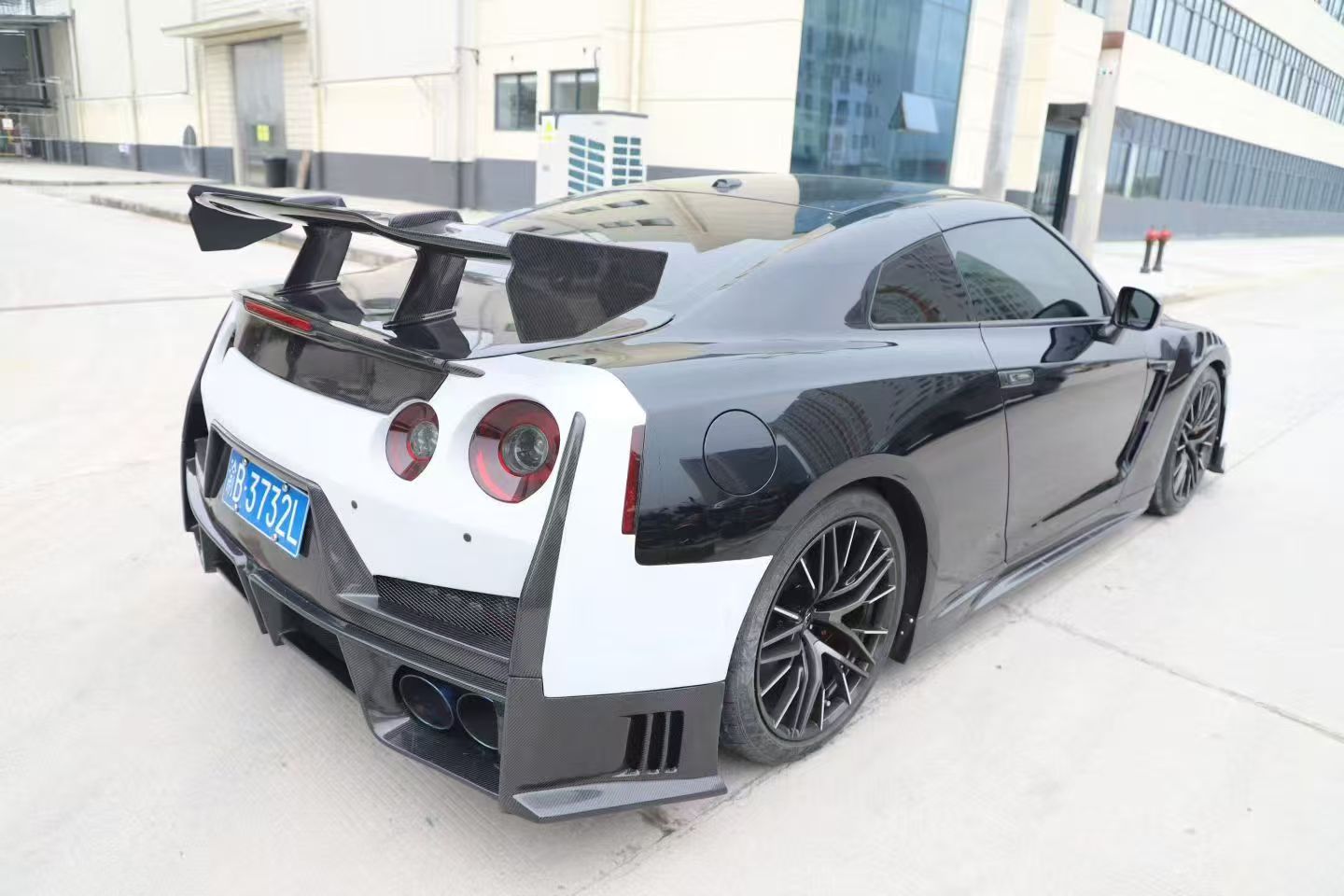 Nissan GTR R35 2024 Nismo Style Full Partial Carbon Conversion Kit (Fits 2009 - 2024) Version 1 Aftermarket Carbon Fiber Part / Bodykit - Robot Bodykits