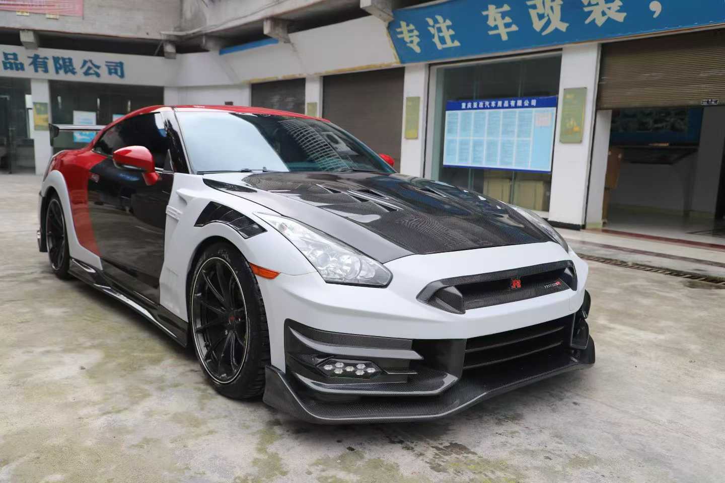 Nissan GTR R35 2024 TS Nismo Style Full Partial Carbon Conversion Kit (Fits 2009 - 2024) Version 2 Aftermarket Carbon Fiber Part / Bodykit - Robot Bodykits