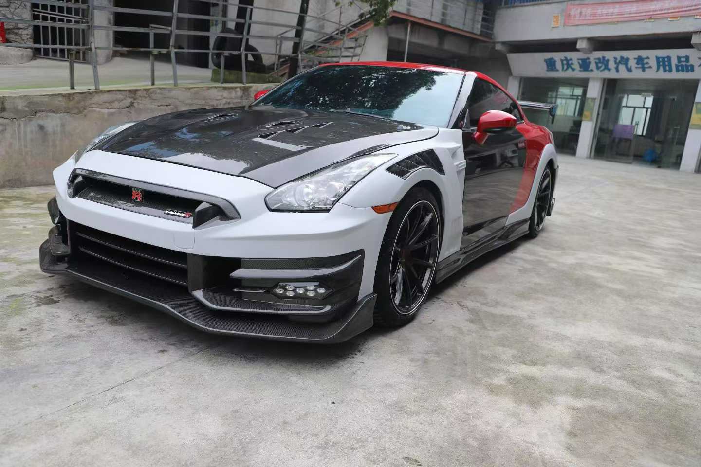 Nissan GTR R35 2024 TS Nismo Style Full Partial Carbon Conversion Kit (Fits 2009 - 2024) Version 2 Aftermarket Carbon Fiber Part / Bodykit - Robot Bodykits