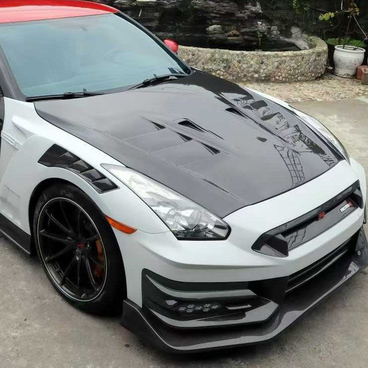 Nissan GTR TS Style 2017+ Prepreg / Dry - Carbon Bonnet Aftermarket Carbon Fiber Part / Bodykit - Robot Bodykits