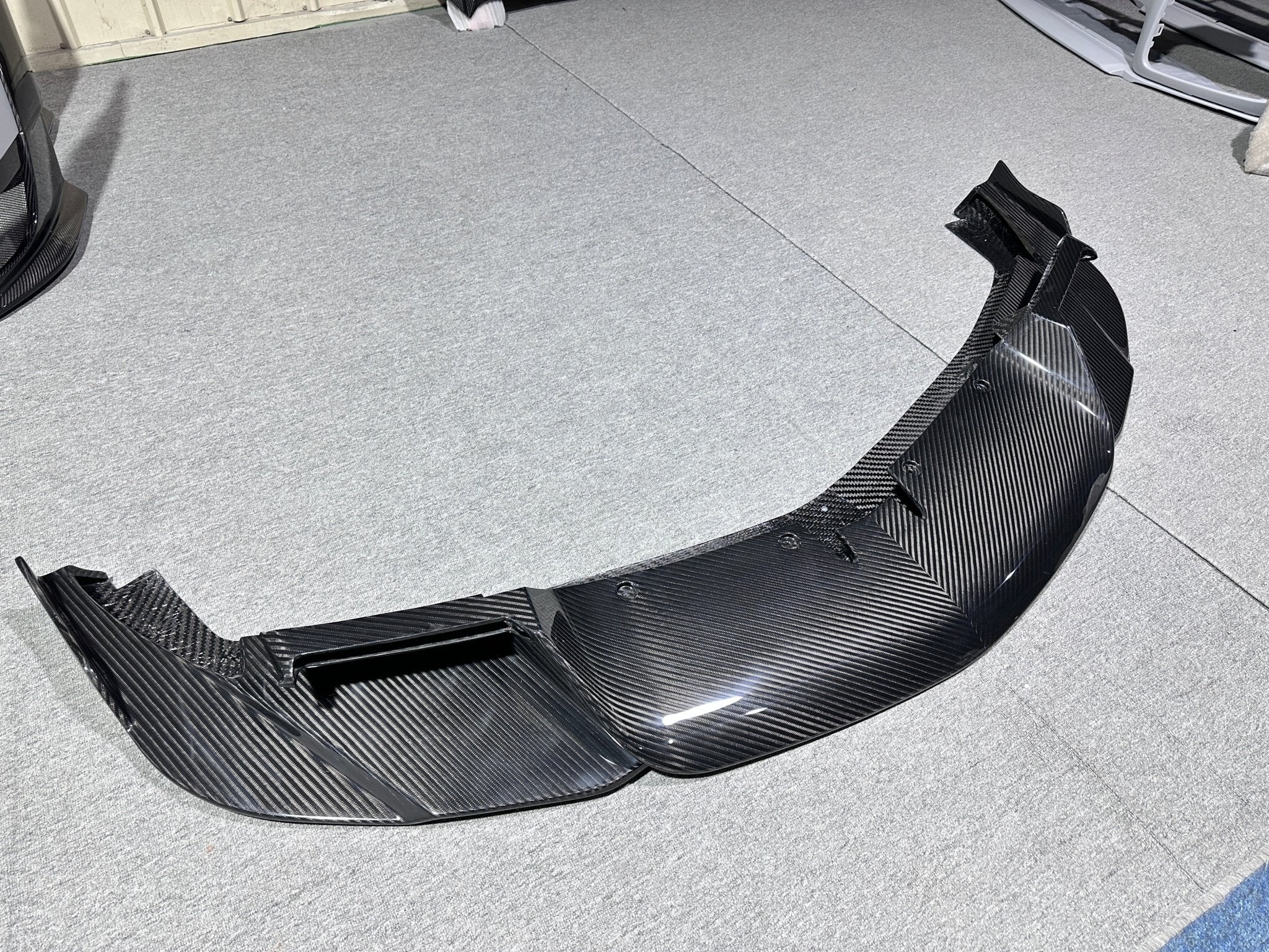 Pagani Huayra 2012–2018 OEM-Style Carbon Fibre Pacchetto Tempesta Front Lip Aftermarket Carbon Fiber Part / Bodykit - Robot Bodykits